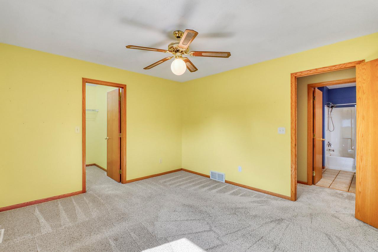 3902 6th Street S, Moorhead MN 56560 - Photo 29 of 60