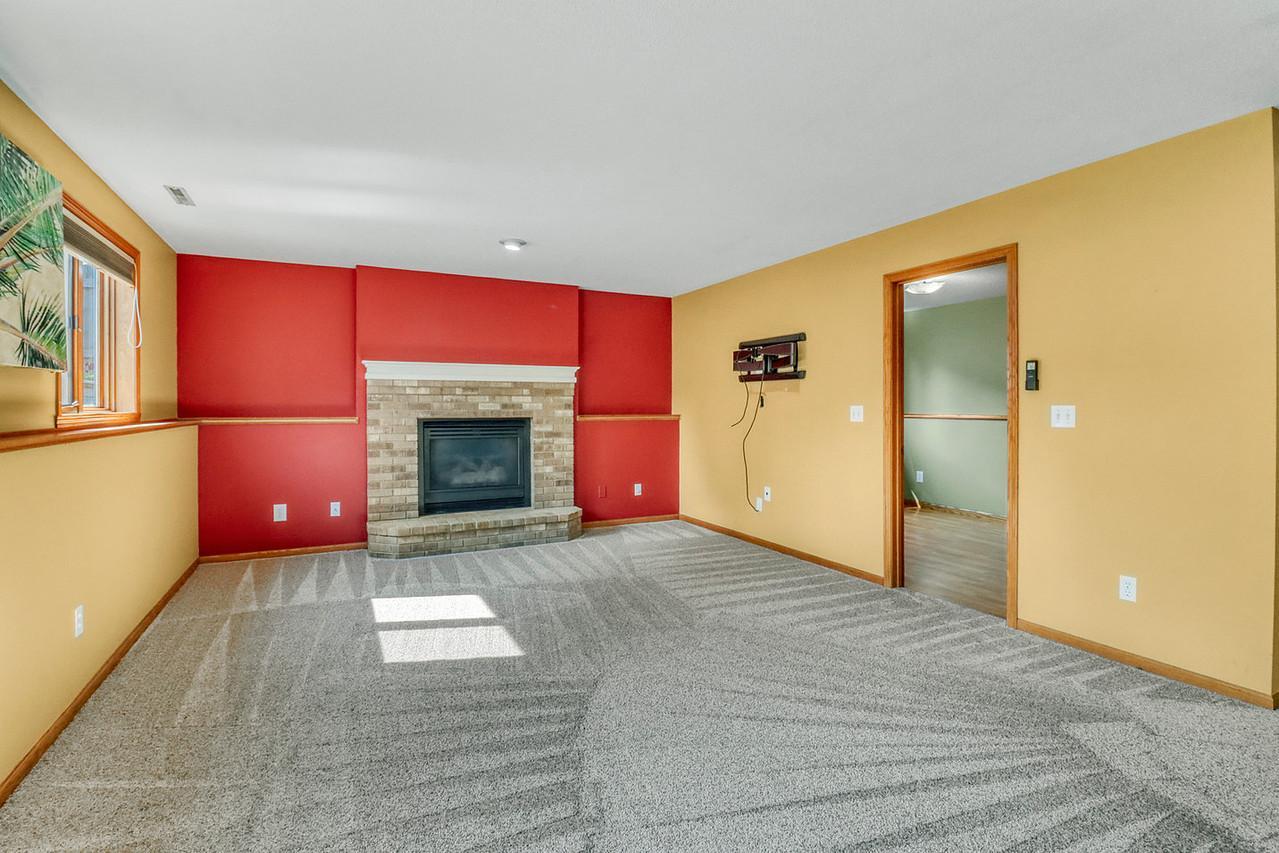3902 6th Street S, Moorhead MN 56560 - Photo 30 of 60