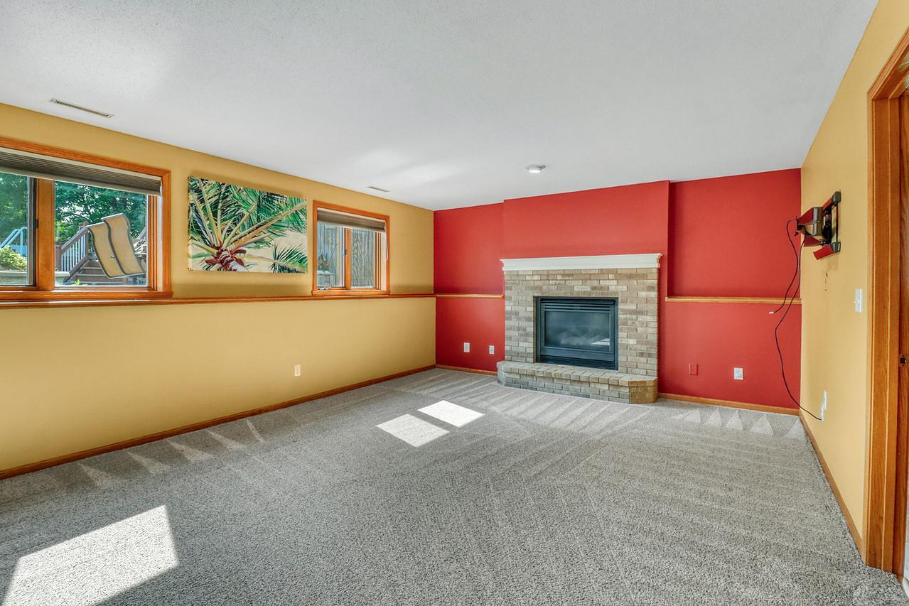 3902 6th Street S, Moorhead MN 56560 - Photo 31 of 60