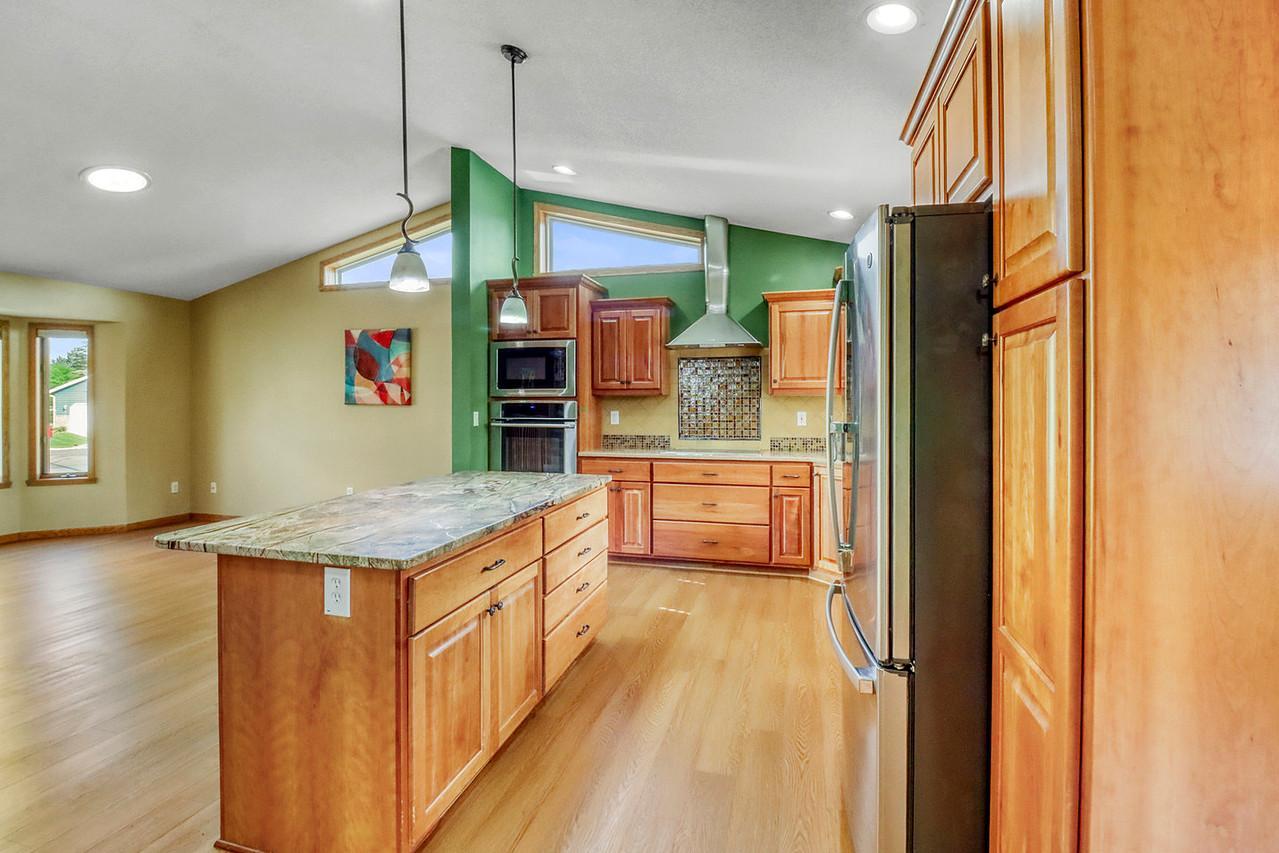3902 6th Street S, Moorhead MN 56560 - Photo 7 of 60