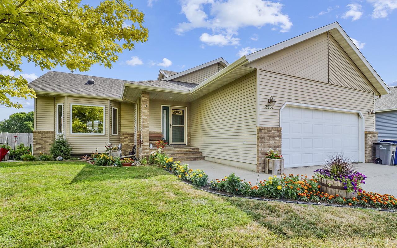 1993 single family home for sale at 3902 6th Street S in Moorhead, MN — 4 bed, 3 bath