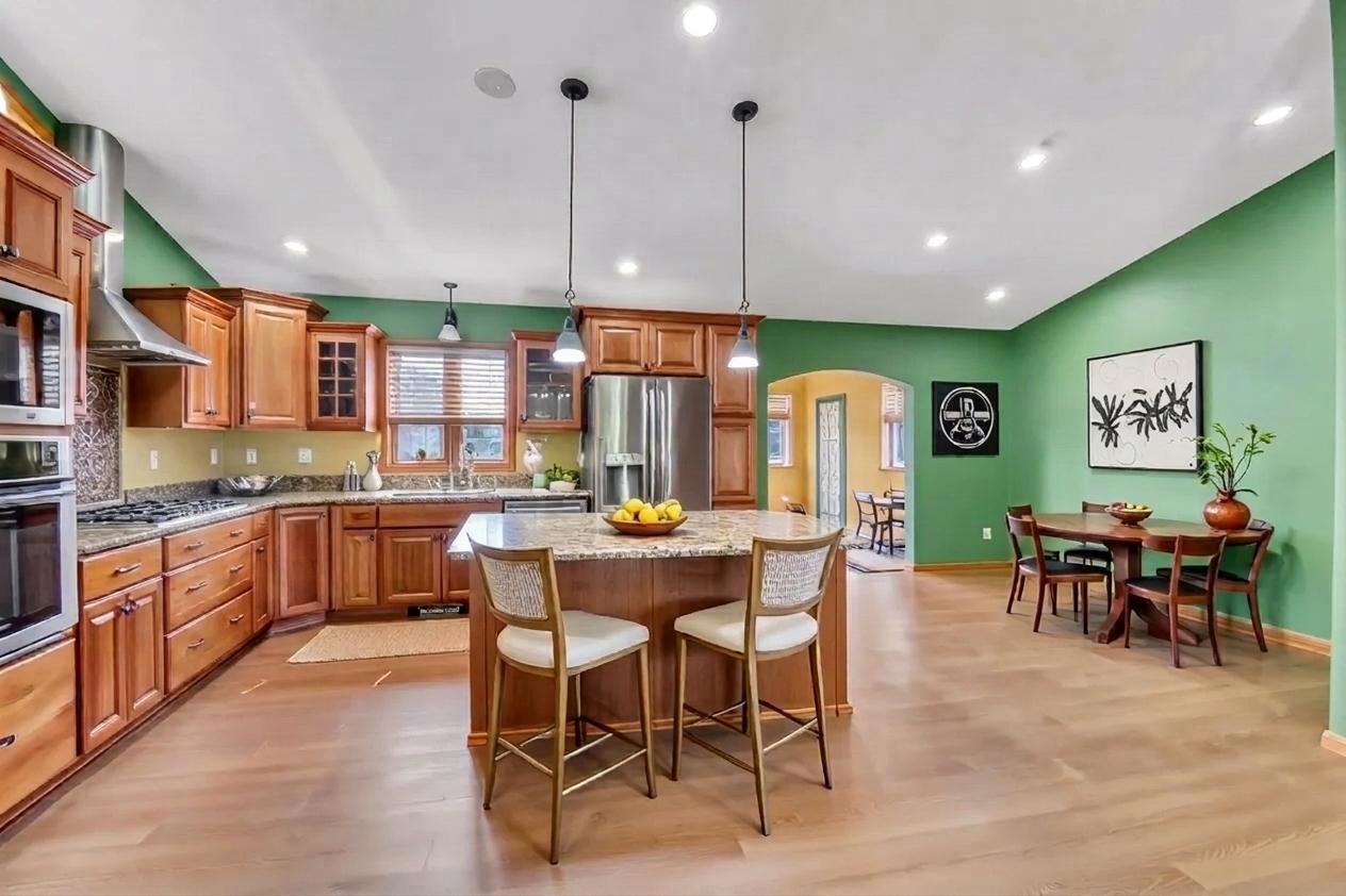 1993 single family home for sale at 3902 6th Street S in Moorhead, MN — 4 bed, 3 bath (photo 3 of 59)