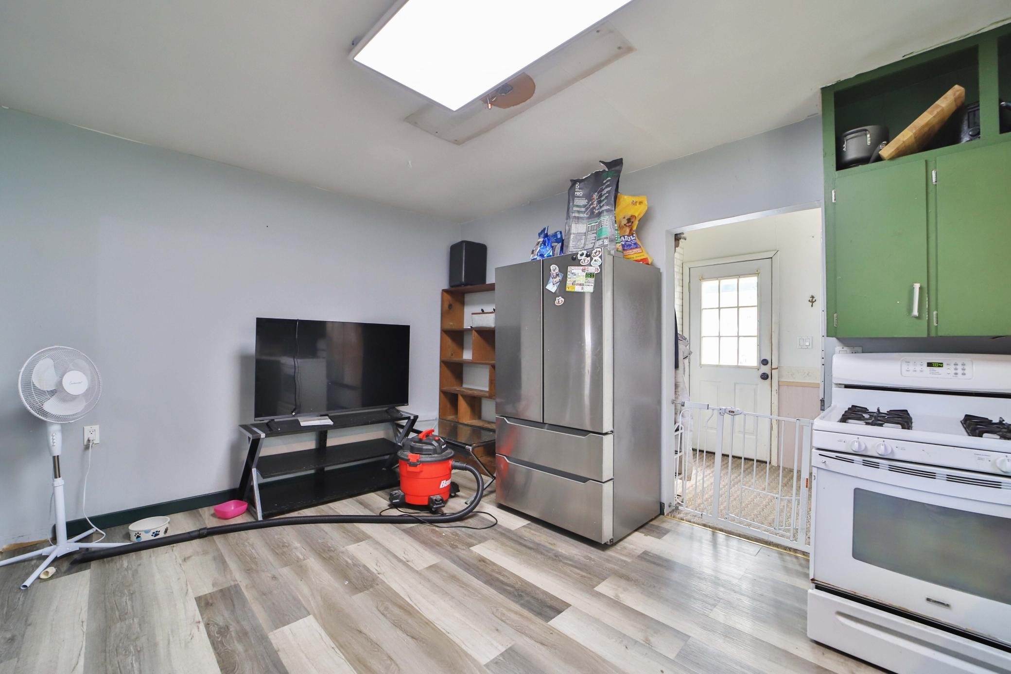 1960 single family home for sale at 400 N 4th Ave in Palisade, MN — 2 bed, 1 bath (photo 2 of 31)