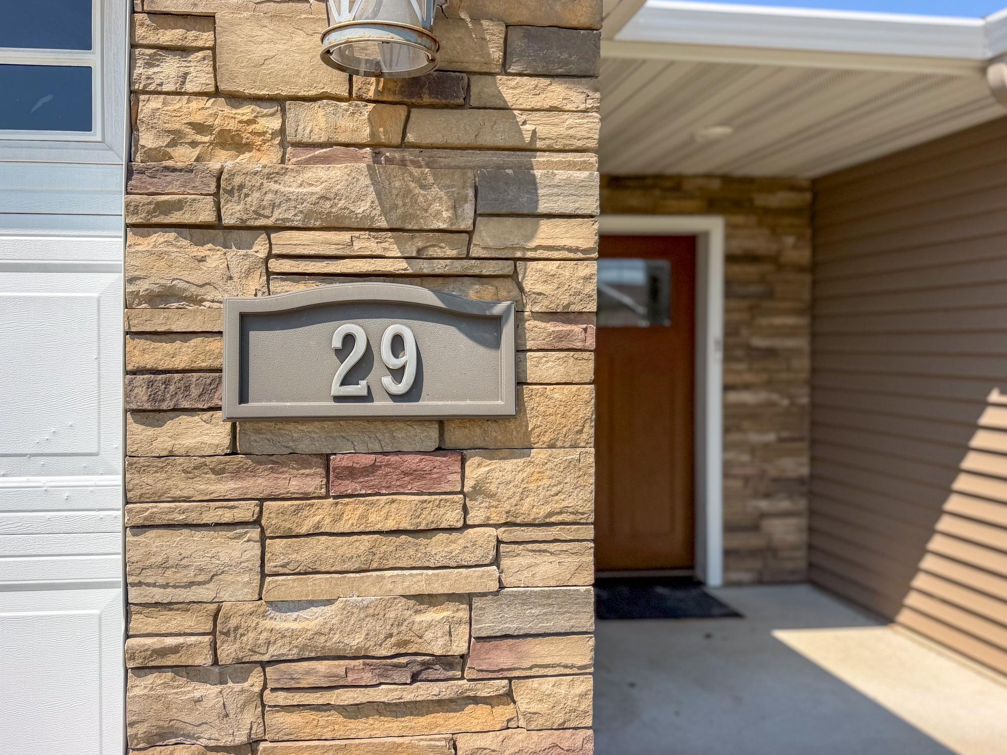 2016 townhouse for sale at 1615 30th Street NW, Unit 29 in Bemidji, MN — 2 bed, 2 bath (photo 2 of 39)
