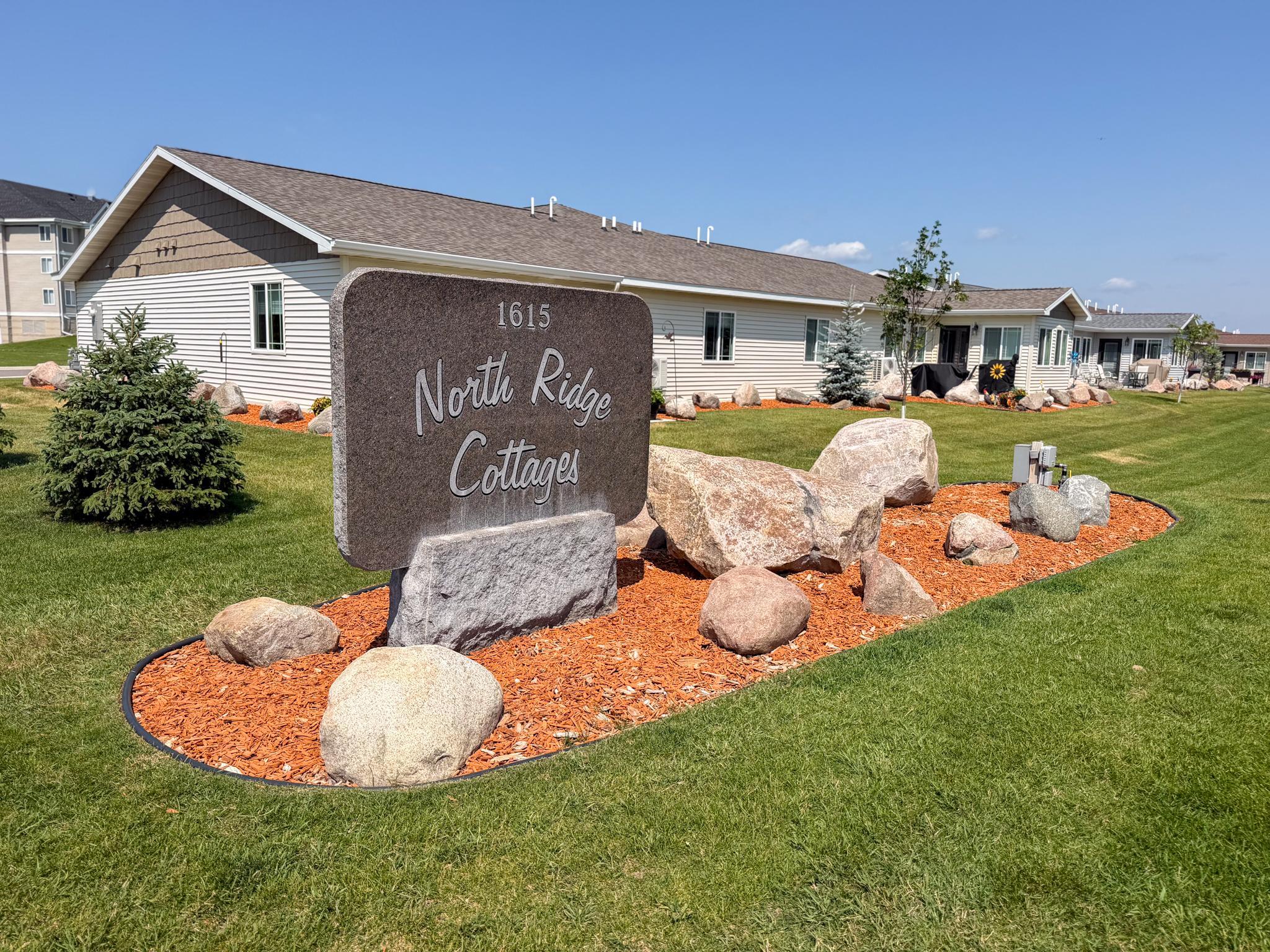 2016 townhouse for sale at 1615 30th Street NW, Unit 29 in Bemidji, MN — 2 bed, 2 bath (photo 3 of 39)