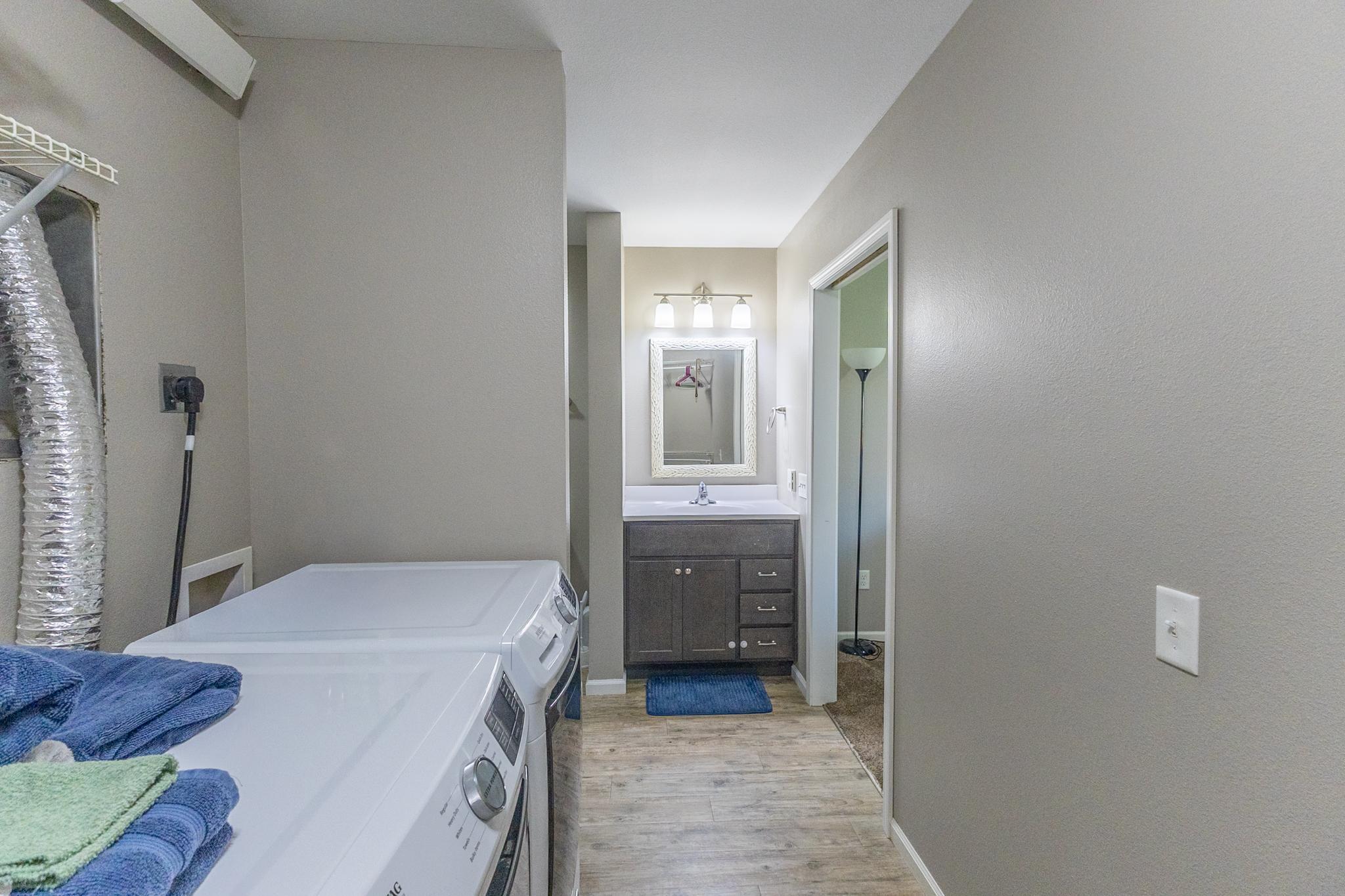 2016 townhouse for sale at 1615 30th Street NW, Unit 29 in Bemidji, MN — 2 bed, 2 bath (photo 26 of 39)