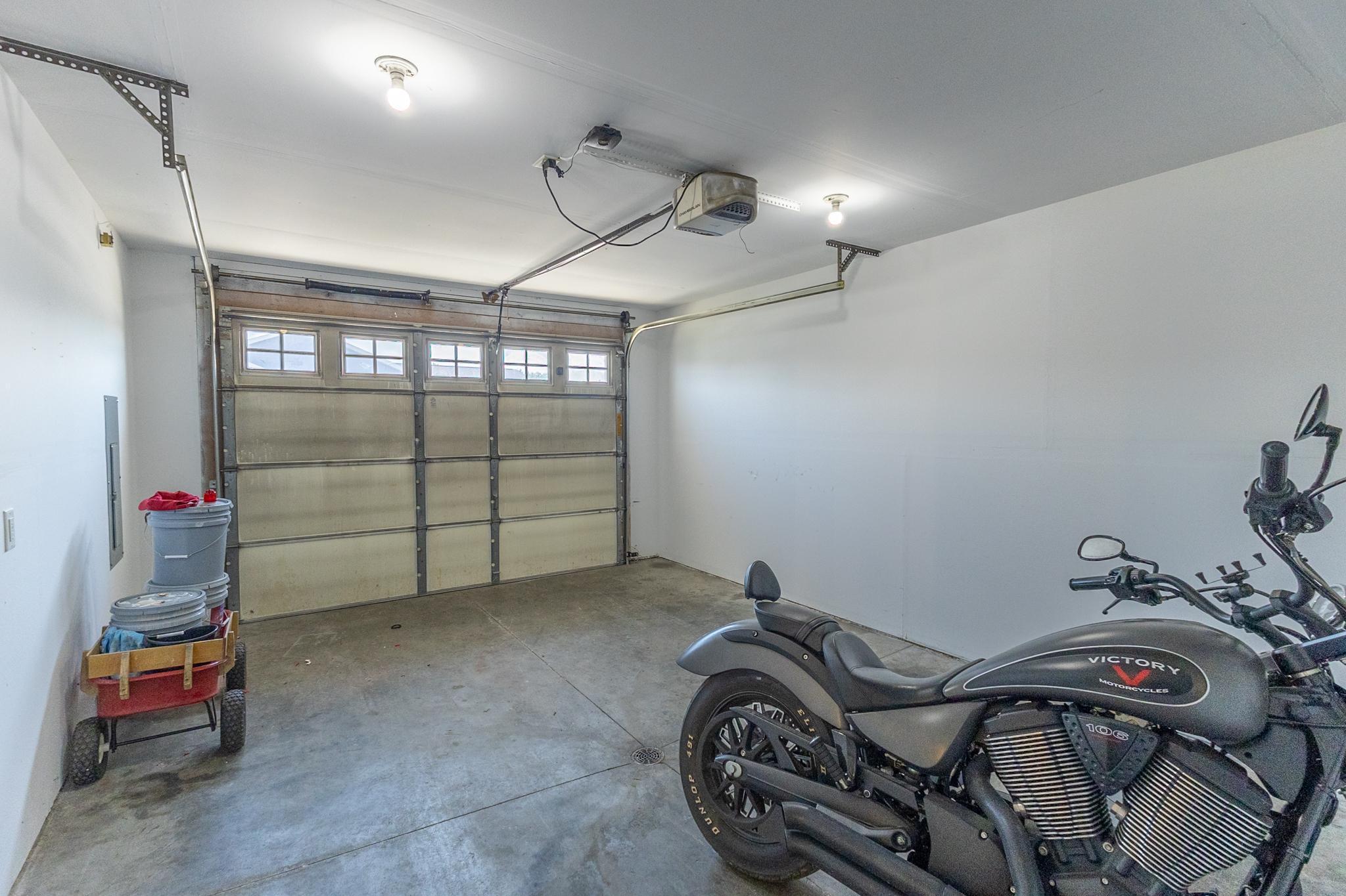 2016 townhouse for sale at 1615 30th Street NW, Unit 29 in Bemidji, MN — 2 bed, 2 bath (photo 27 of 39)