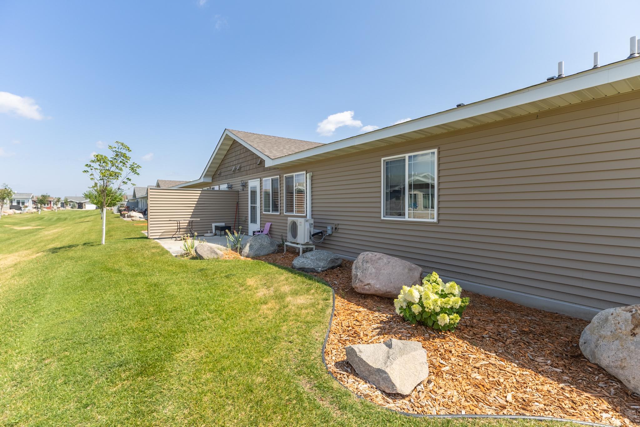 2016 townhouse for sale at 1615 30th Street NW, Unit 29 in Bemidji, MN — 2 bed, 2 bath (photo 30 of 39)
