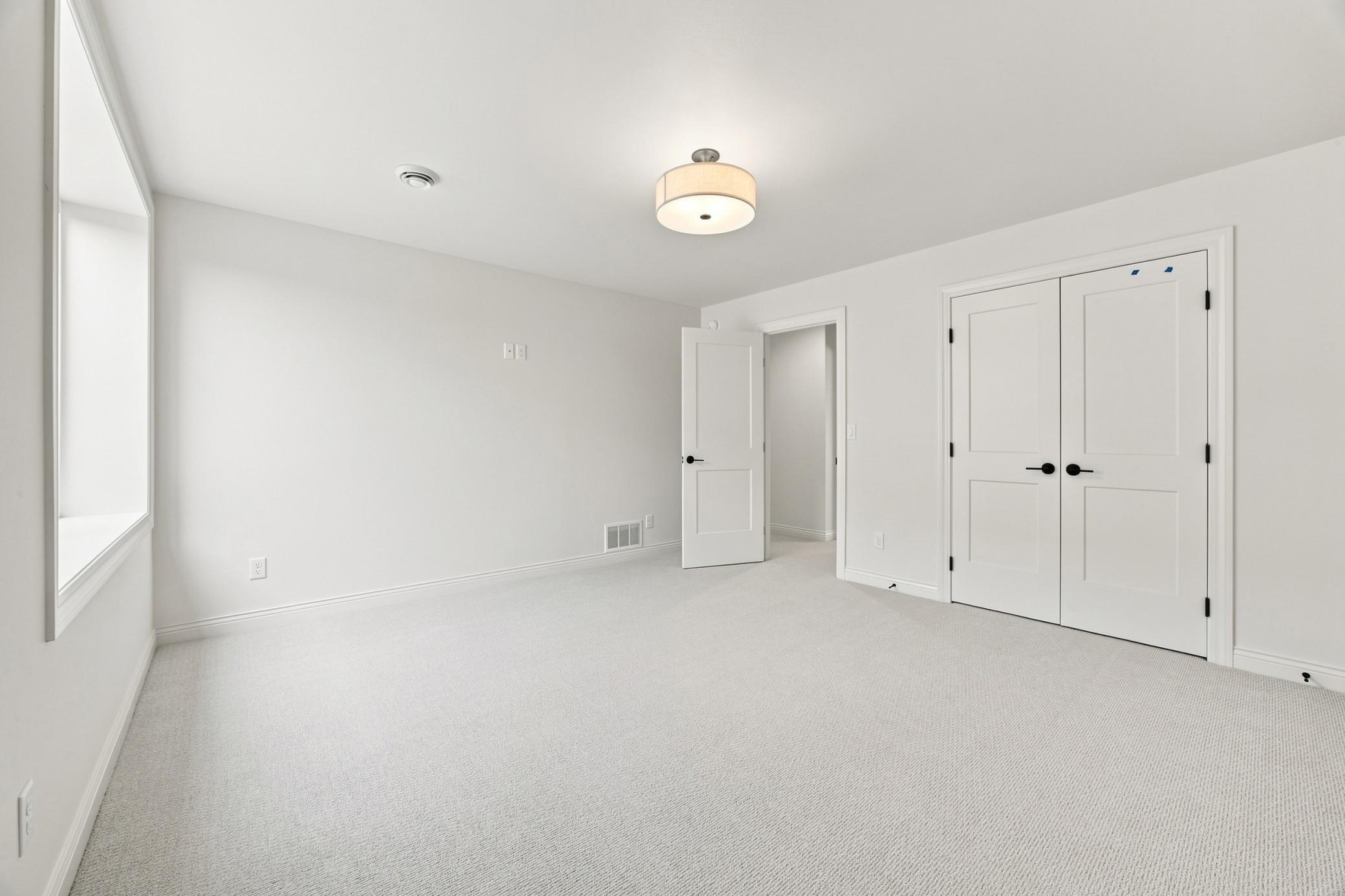 2027 single family home for sale at 8912 Meadowlark Parkway in Horace, ND — 6 bed, 4 bath (photo 27 of 28)