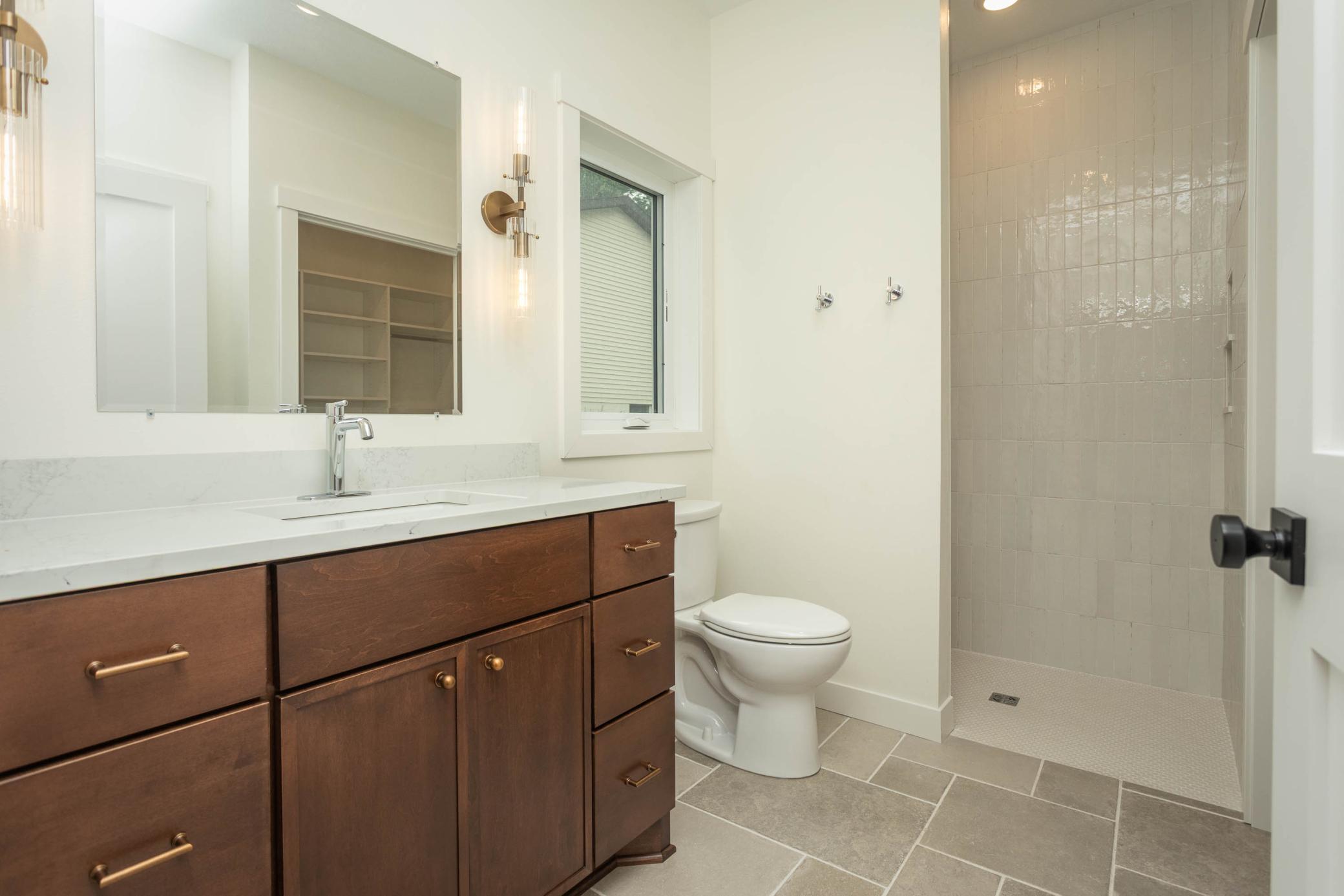 2025 single family home for sale at 1011 Nokomis Street in Alexandria, MN — 3 bed, 2 bath (photo 17 of 40)