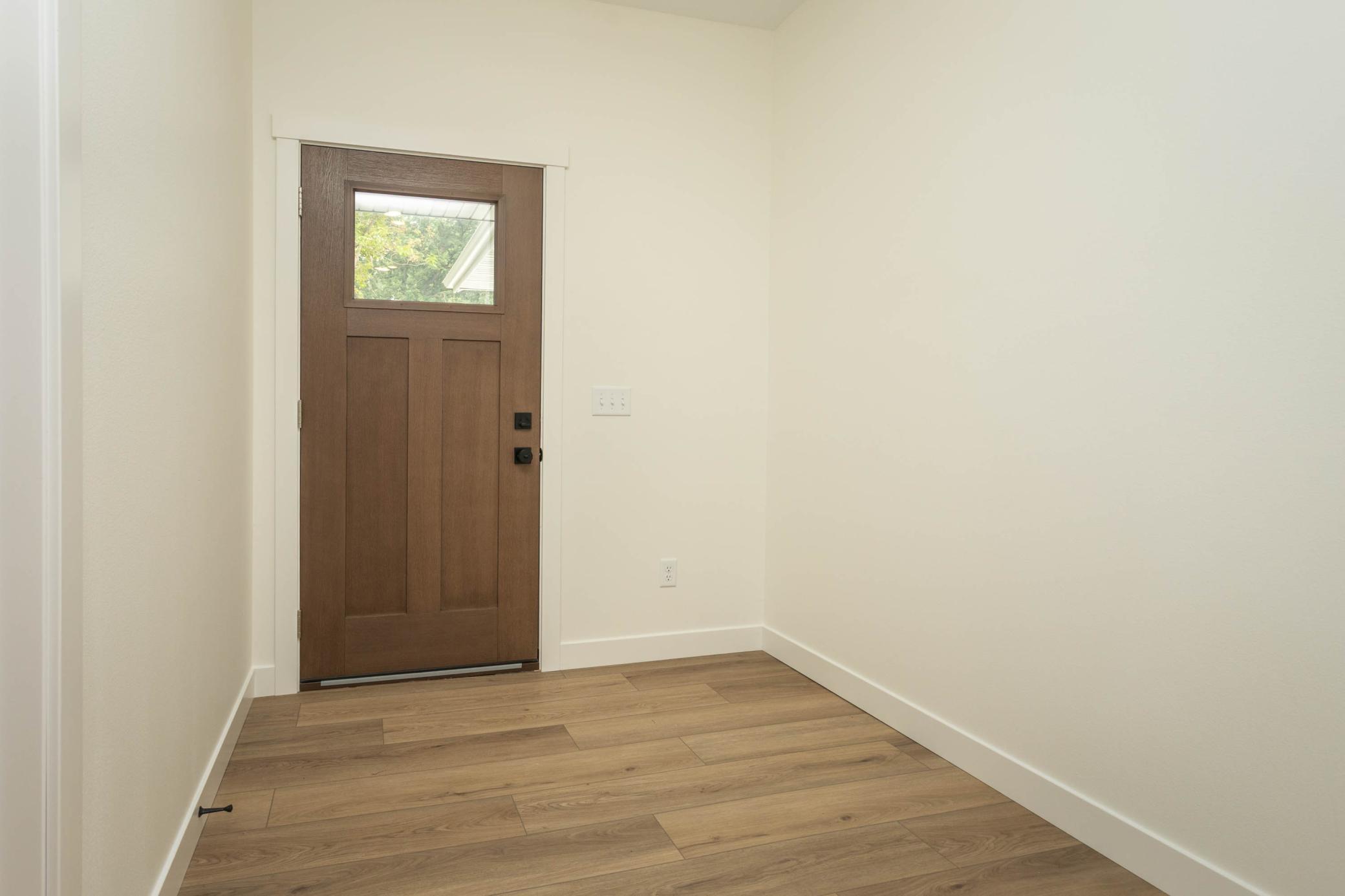 2025 single family home for sale at 1011 Nokomis Street in Alexandria, MN — 3 bed, 2 bath (photo 21 of 40)