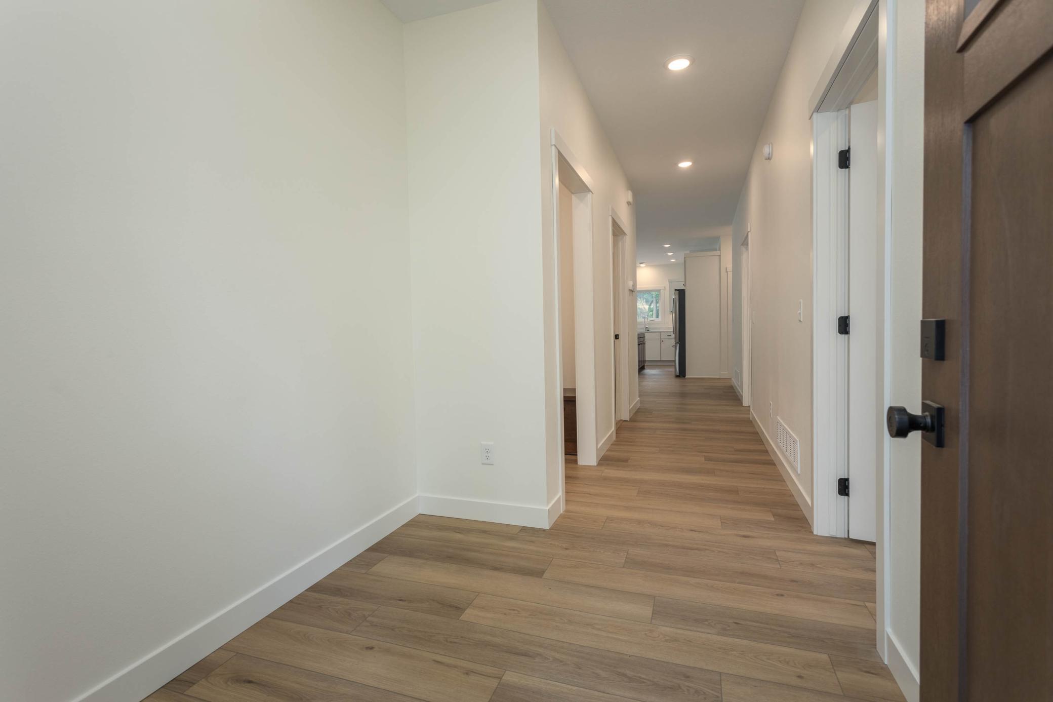 2025 single family home for sale at 1011 Nokomis Street in Alexandria, MN — 3 bed, 2 bath (photo 22 of 40)