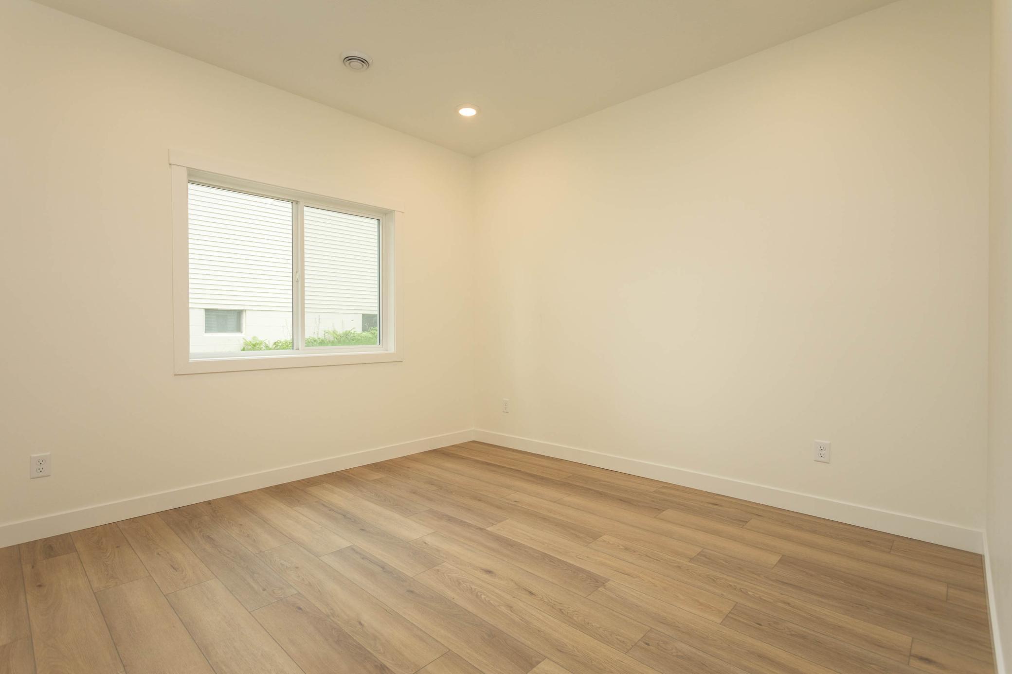 2025 single family home for sale at 1011 Nokomis Street in Alexandria, MN — 3 bed, 2 bath (photo 24 of 40)