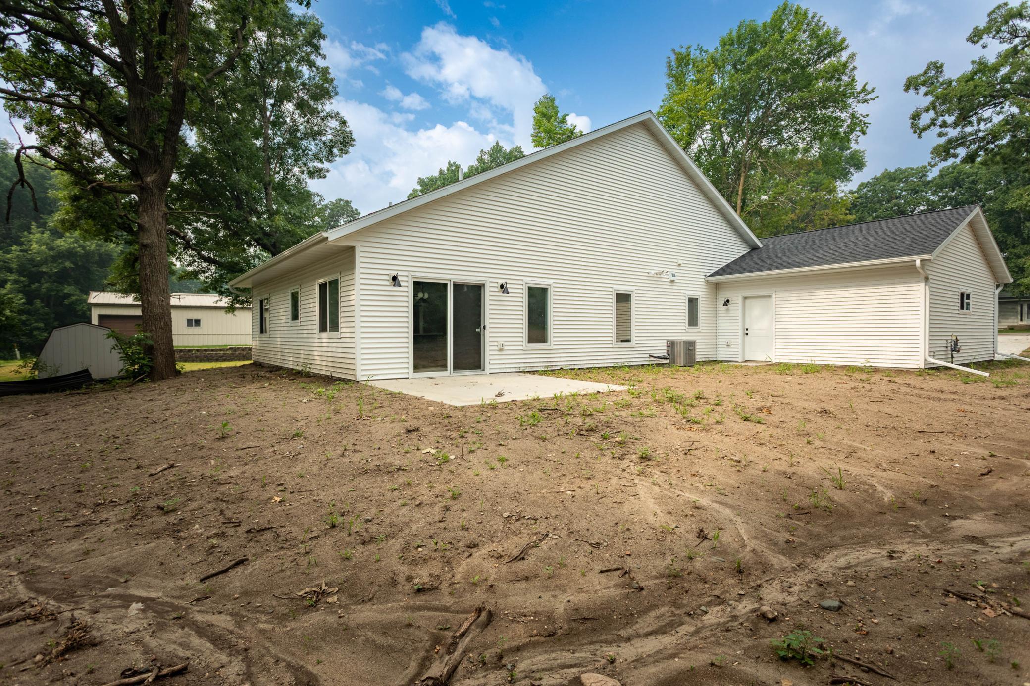2025 single family home for sale at 1011 Nokomis Street in Alexandria, MN — 3 bed, 2 bath (photo 37 of 40)