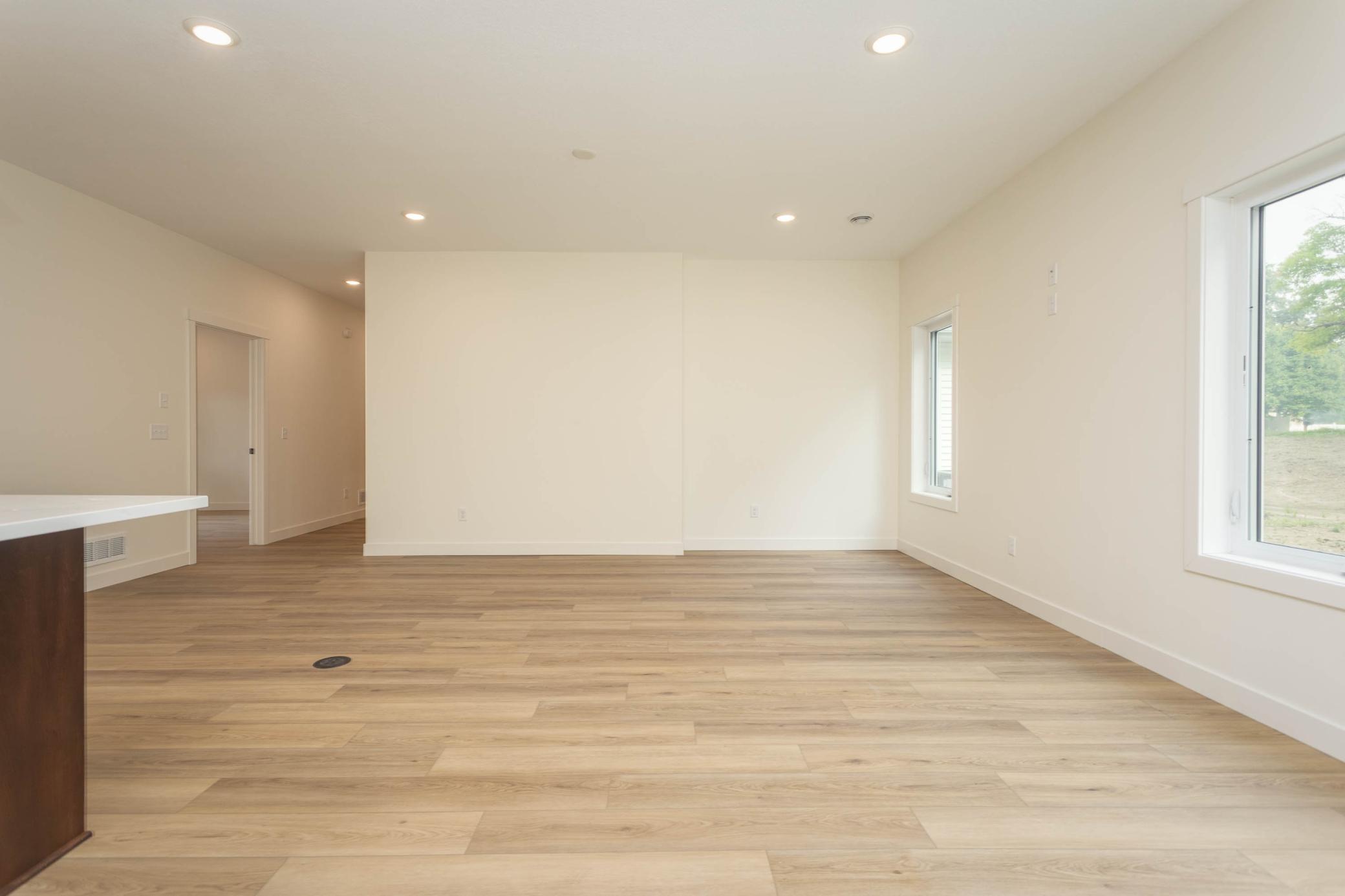 2025 single family home for sale at 1011 Nokomis Street in Alexandria, MN — 3 bed, 2 bath (photo 7 of 40)