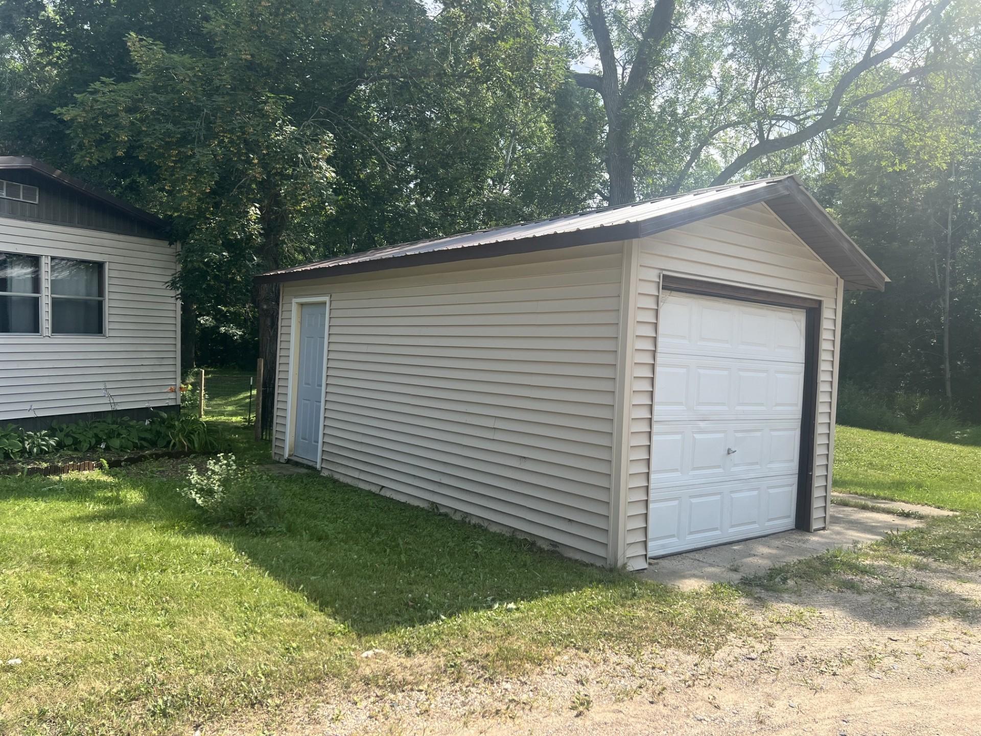 1980 single family home for sale at 3720 County Road 40 NW, Unit 28 in Garfield, MN — 2 bed, 1 bath (photo 5 of 16)