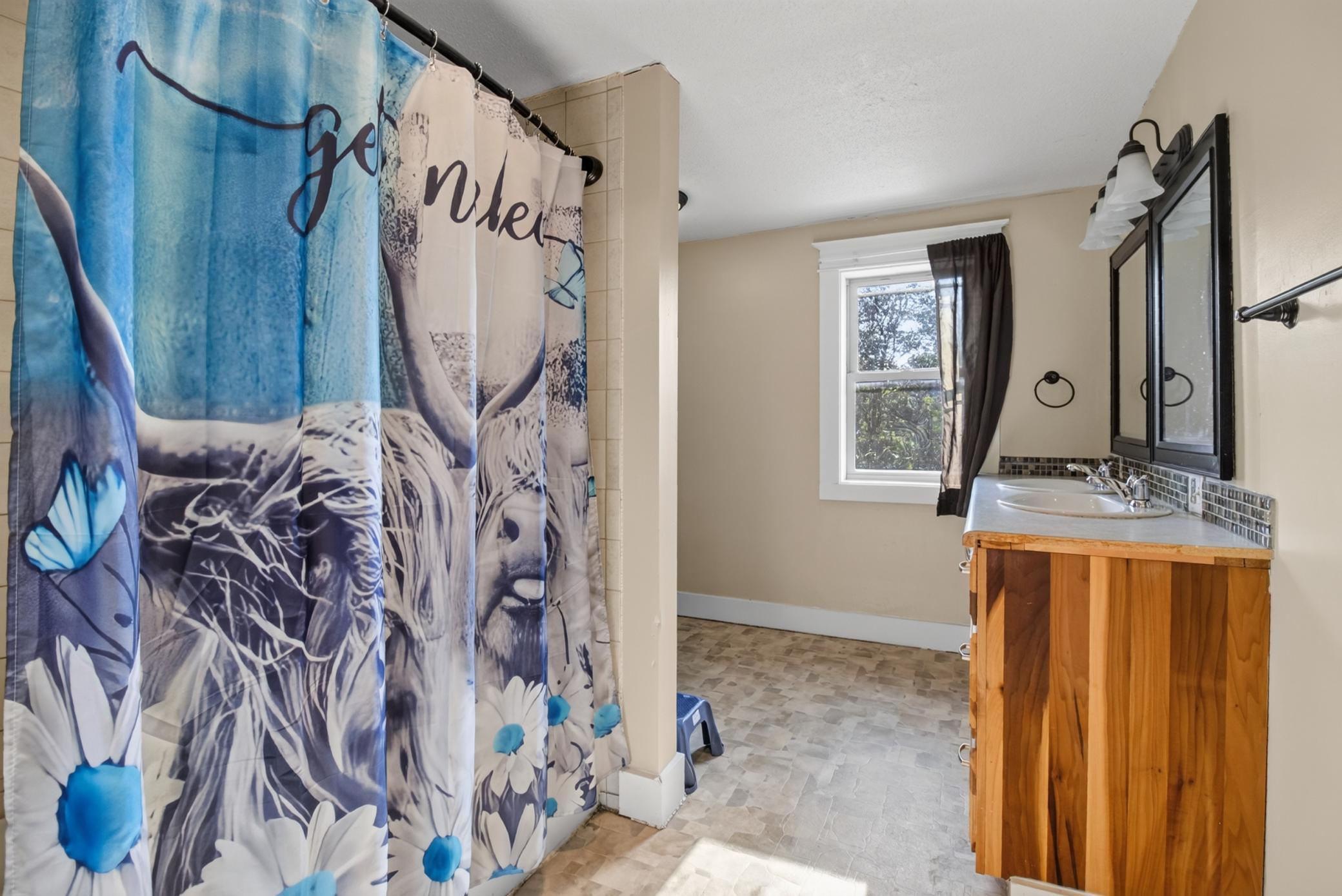 1919 single family home for sale at 3792 Fryksande NW in Evansville, MN — 3 bed, 2 bath (photo 16 of 31)