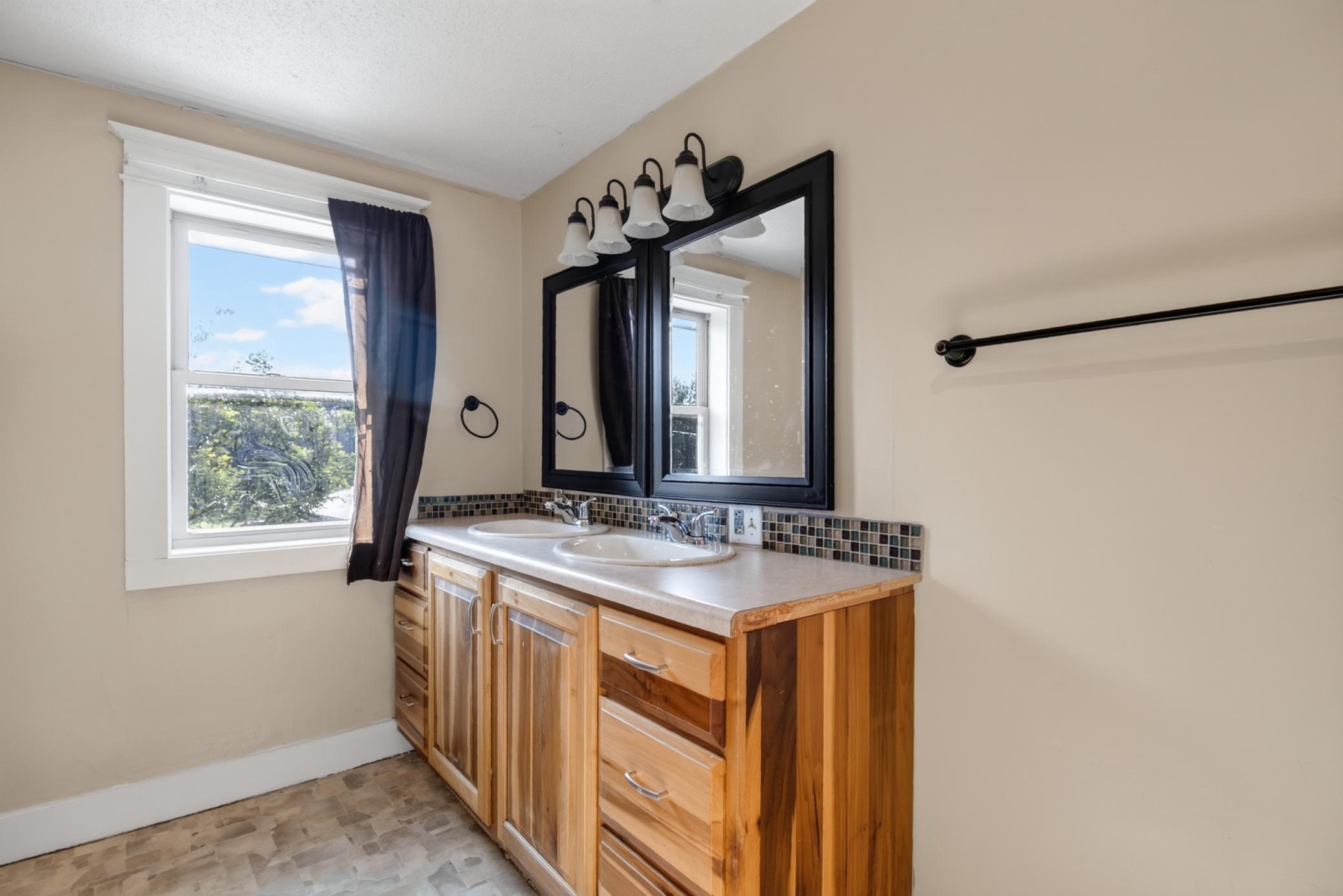 1919 single family home for sale at 3792 Fryksande NW in Evansville, MN — 3 bed, 2 bath (photo 17 of 31)