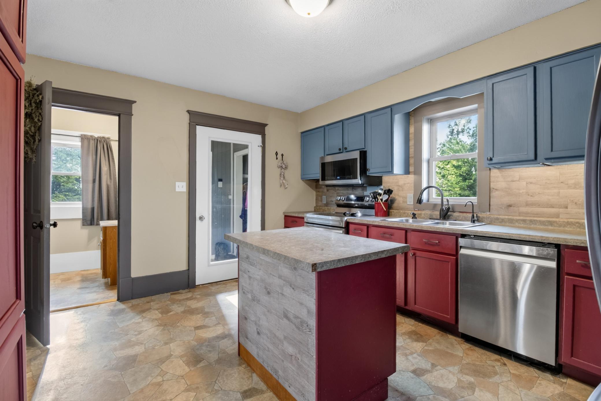 1919 single family home for sale at 3792 Fryksande NW in Evansville, MN — 3 bed, 2 bath (photo 8 of 31)