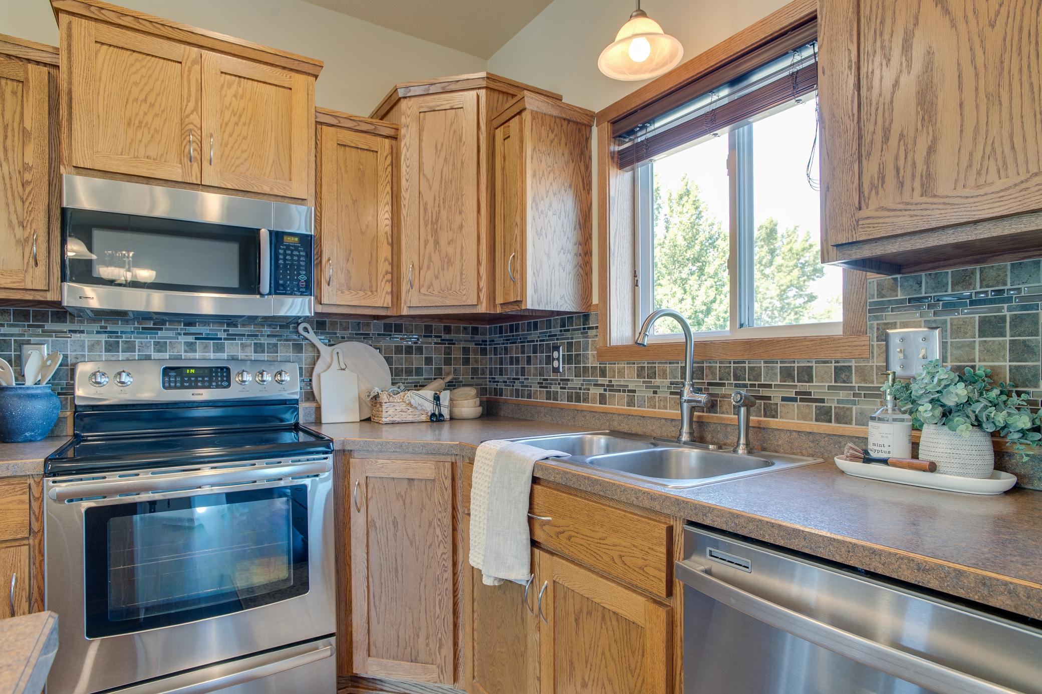 1254 39th Avenue S, Moorhead MN 56560 - Photo 14 of 46