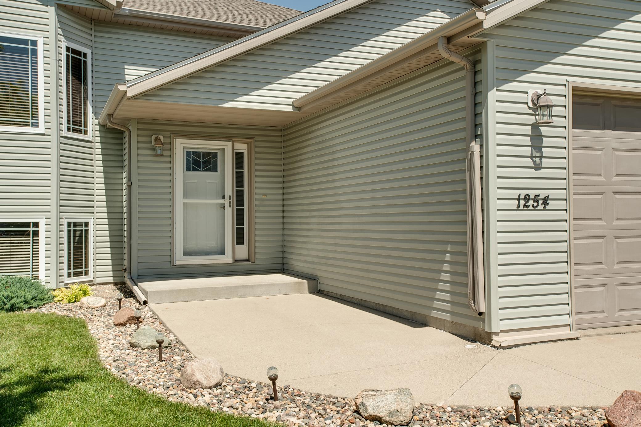 1254 39th Avenue S, Moorhead MN 56560 - Photo 3 of 46