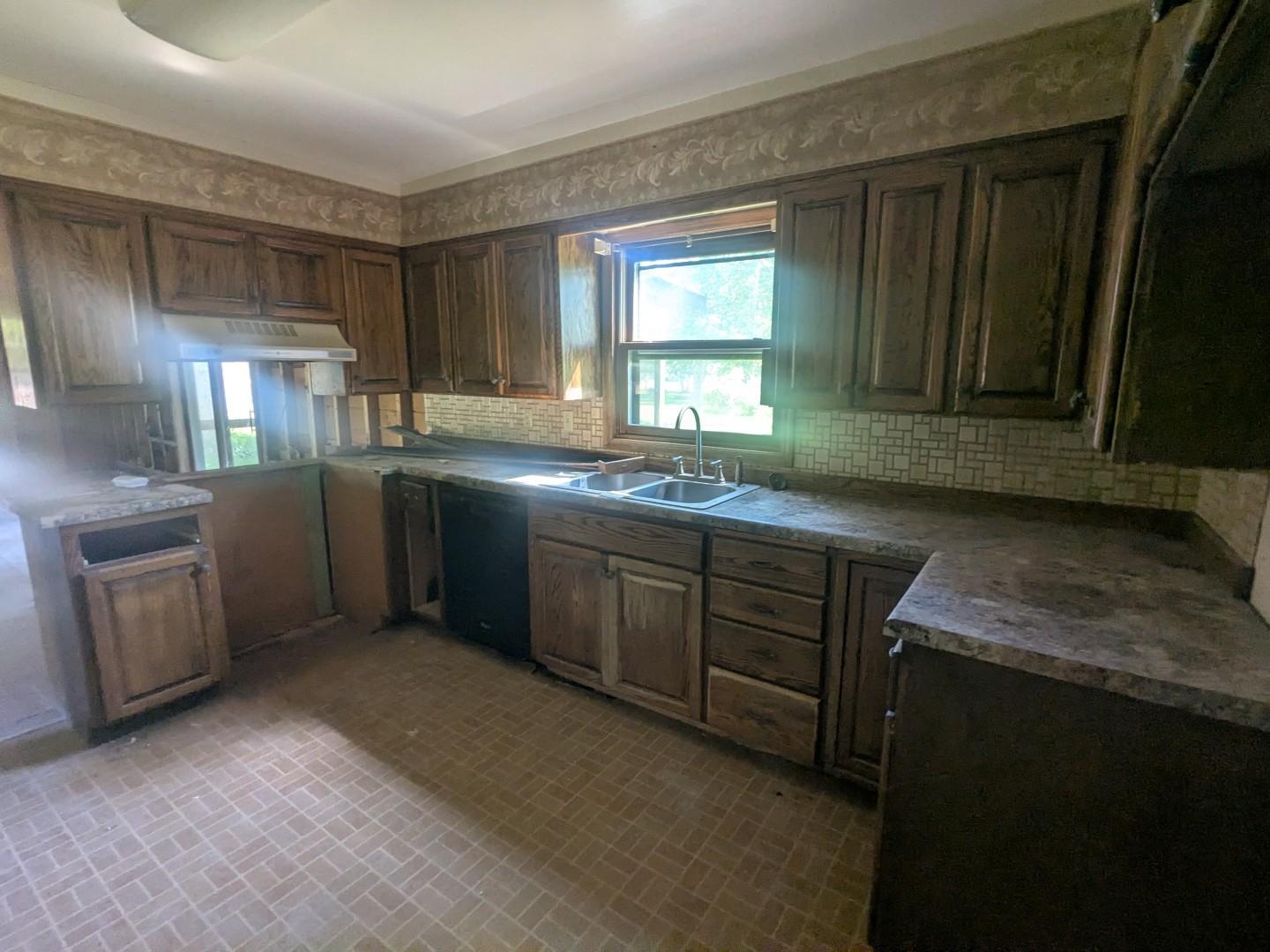 1952 single family home for sale at 128 Knut Street in Alexandria, MN — 5 bed, 2 bath (photo 5 of 15)