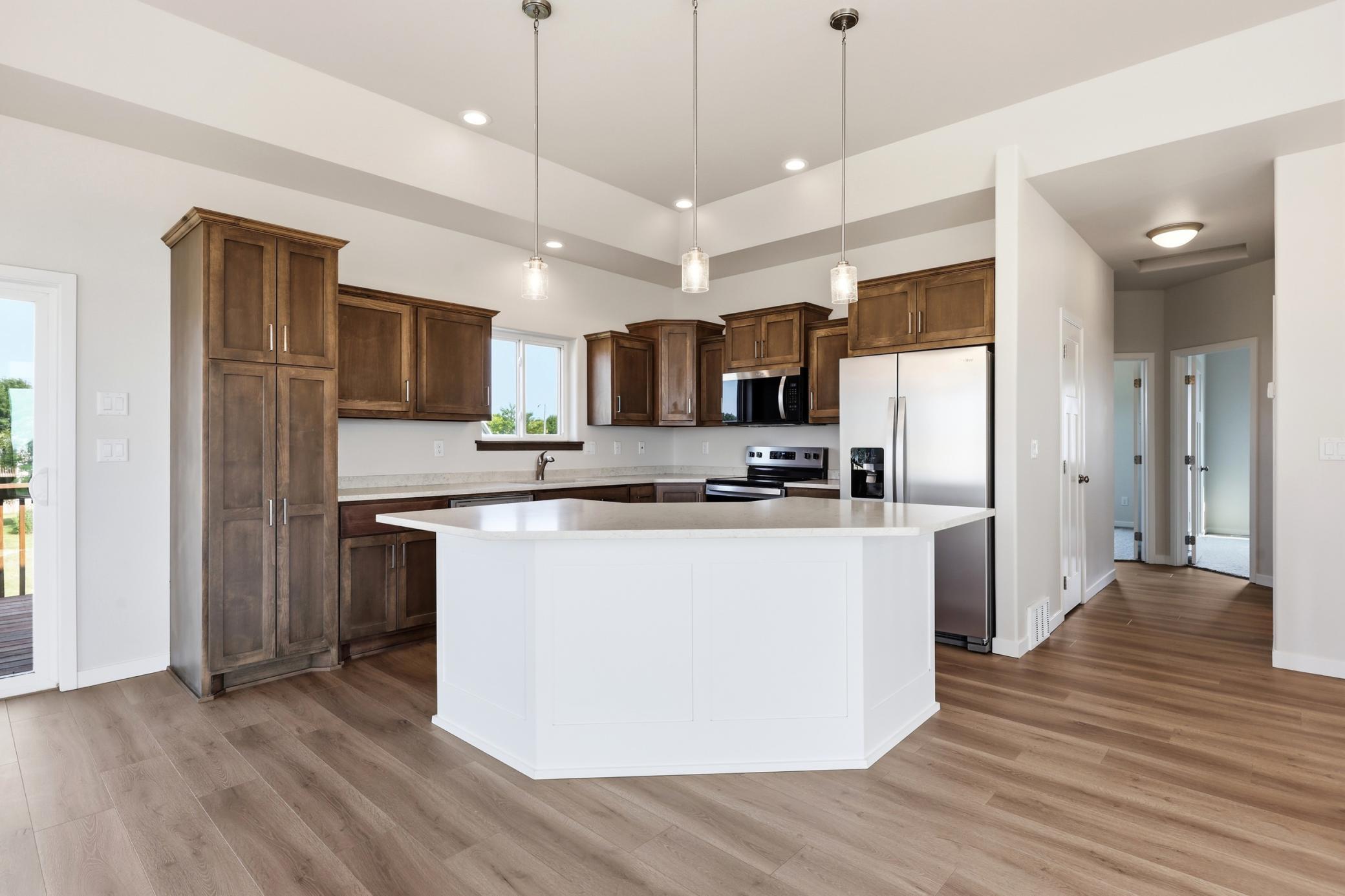 2021 single family home for sale at 1202 Southview Drive SW in Glyndon, MN — 4 bed, 3 bath (photo 4 of 35)