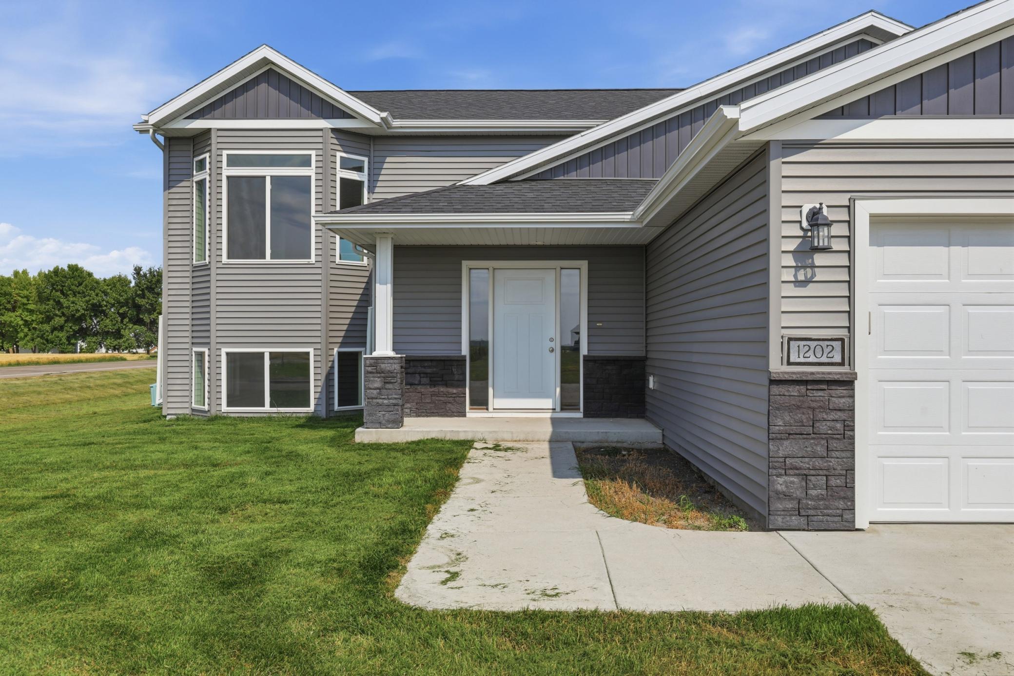 2021 single family home for sale at 1202 Southview Drive SW in Glyndon, MN — 4 bed, 3 bath (photo 32 of 35)