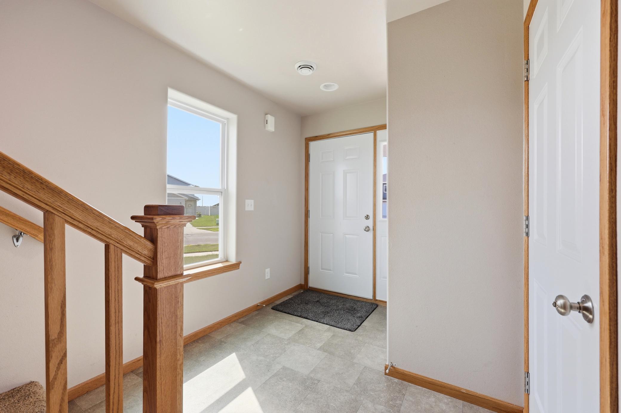 6093 59th Street S, Fargo ND 58104 - Photo 4 of 36