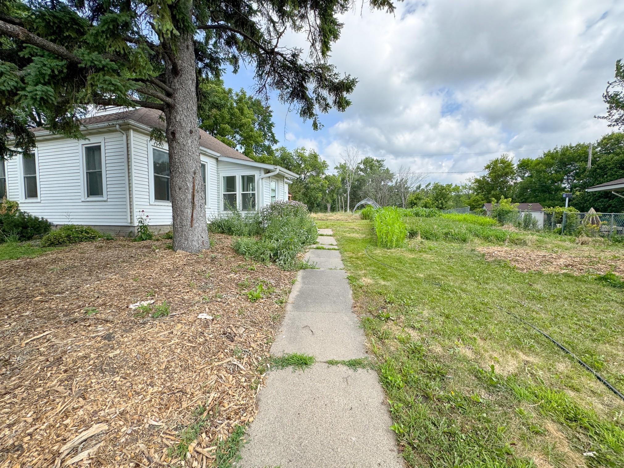 522 W Spruce Street, Fergus Falls MN 56537 - Photo 37 of 52