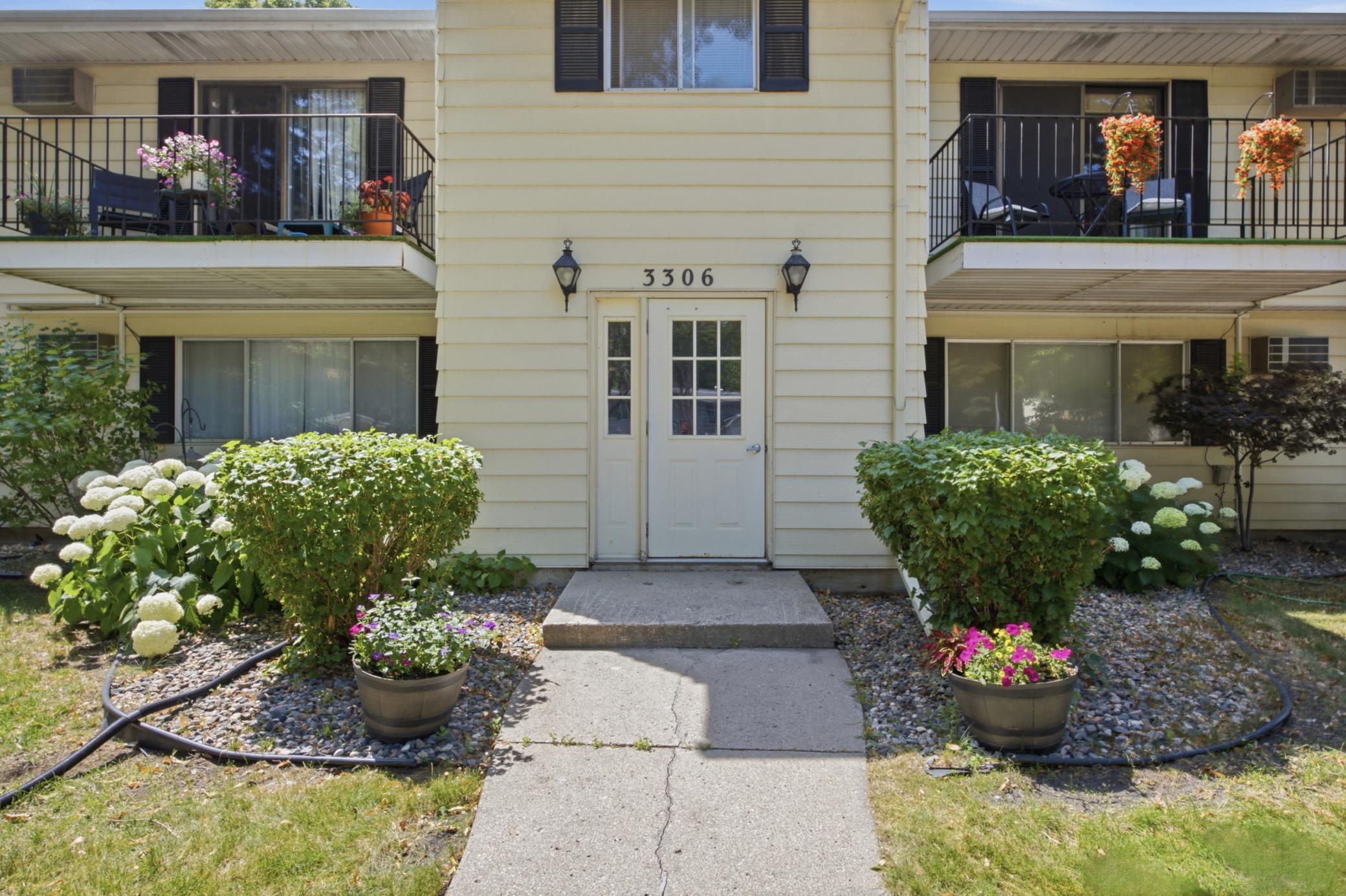 1975 condo for sale at 3306 2nd Street N, Unit D30 in Fargo, ND — 1 bed, 1 bath