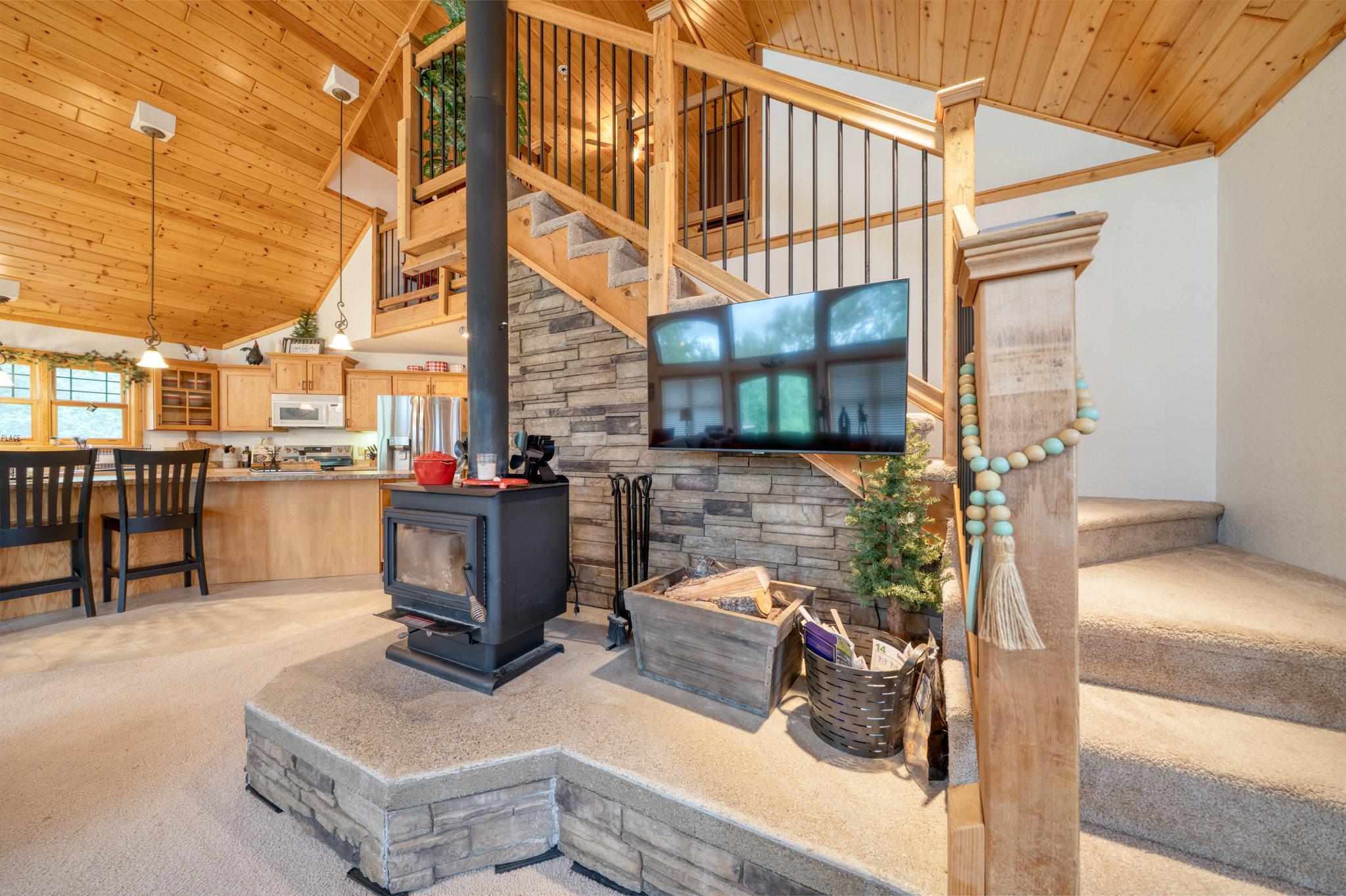 2006 single family home for sale at 52671 Becker Road in Bigfork, MN — 3 bed, 1 bath (photo 17 of 50)