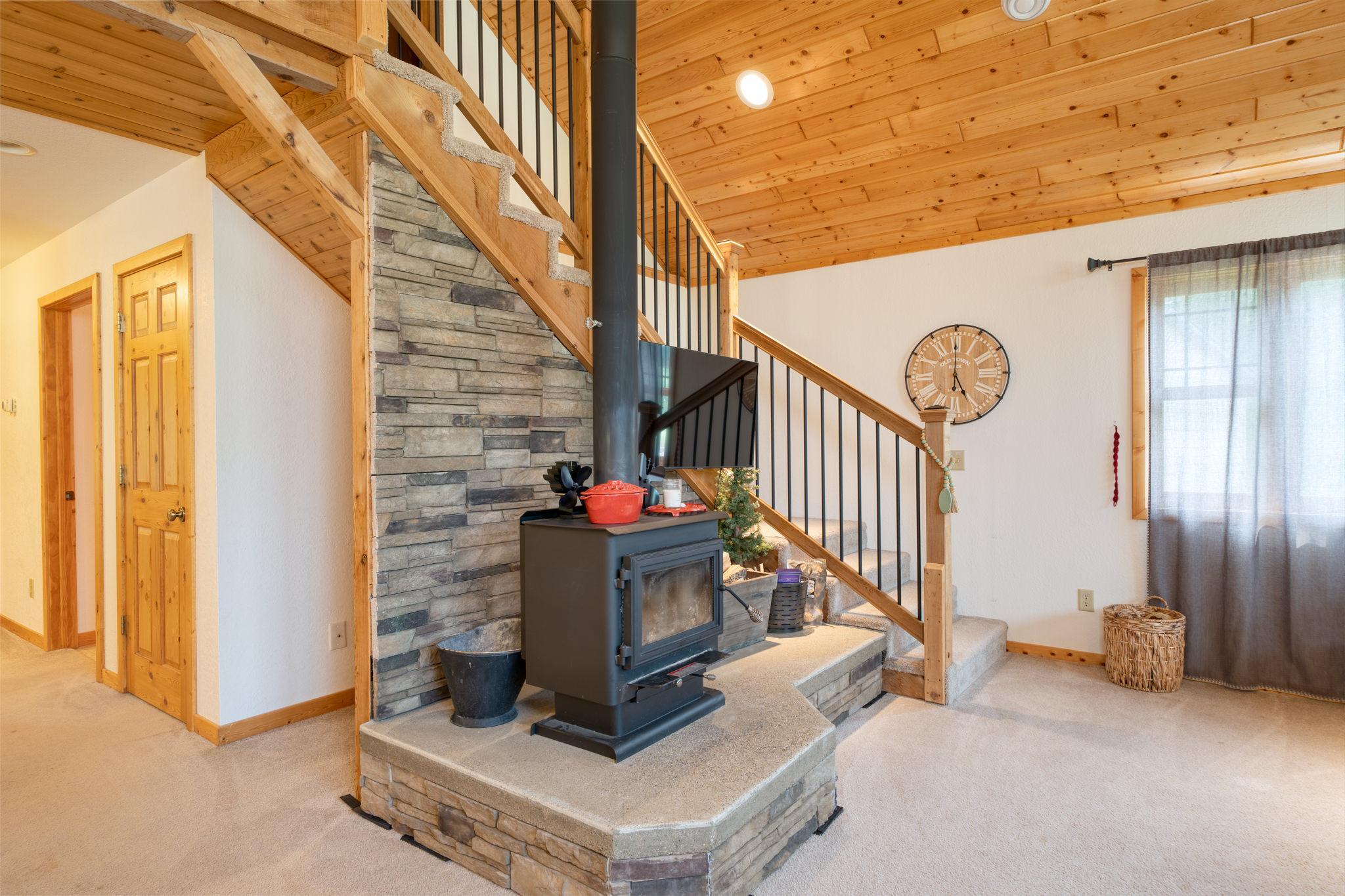 2006 single family home for sale at 52671 Becker Road in Bigfork, MN — 3 bed, 1 bath (photo 18 of 50)