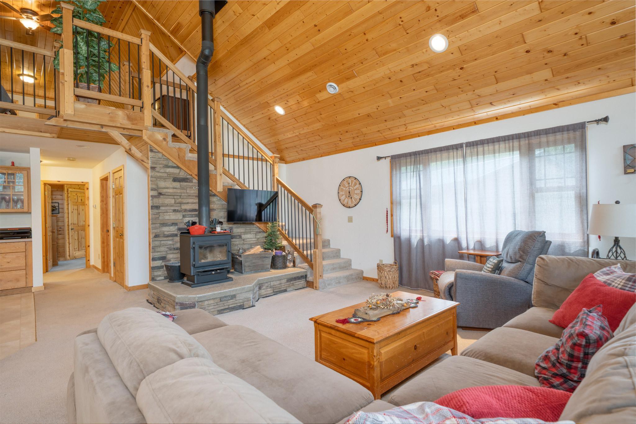 2006 single family home for sale at 52671 Becker Road in Bigfork, MN — 3 bed, 1 bath (photo 6 of 50)