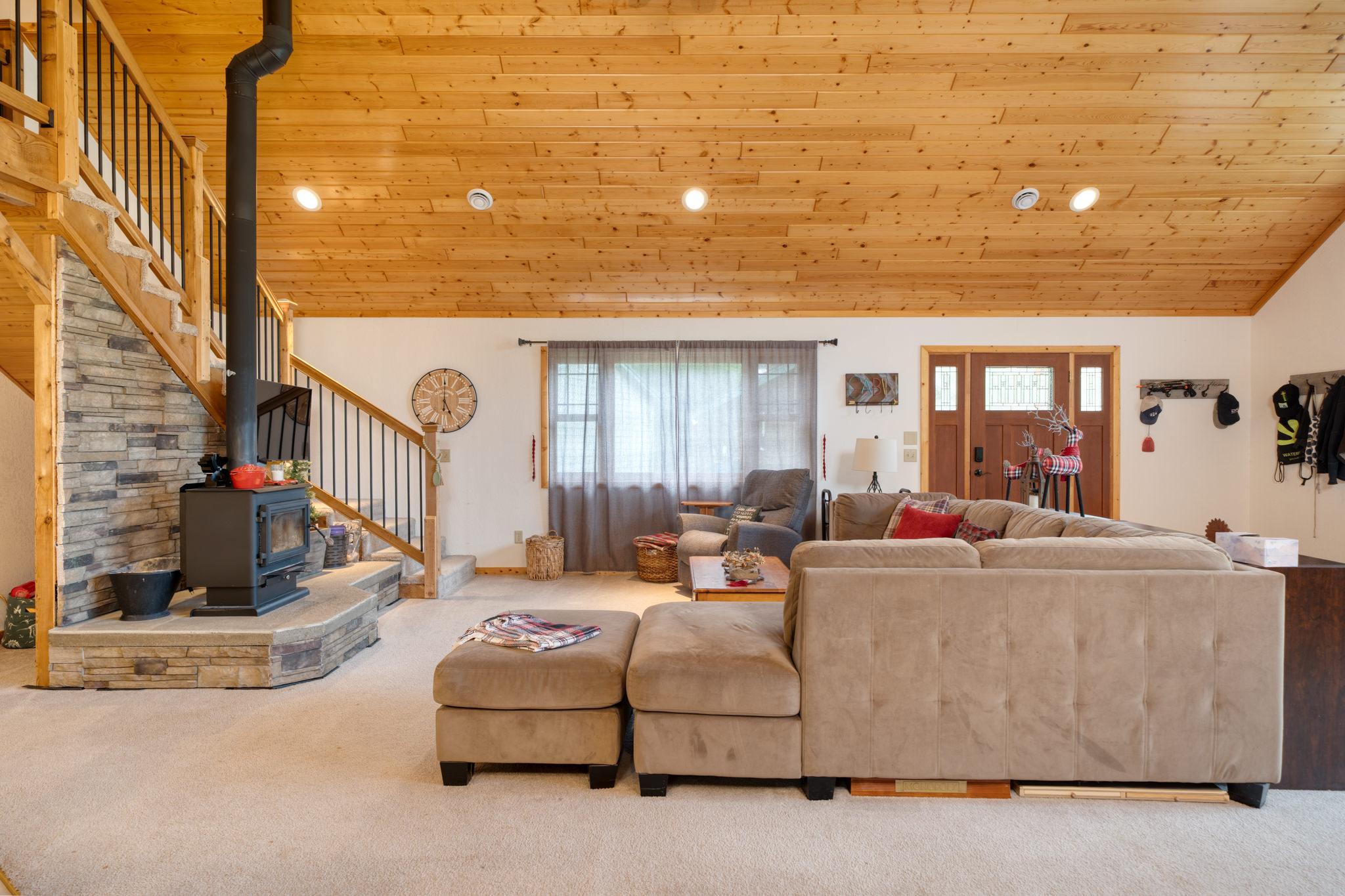 2006 single family home for sale at 52671 Becker Road in Bigfork, MN — 3 bed, 1 bath (photo 7 of 50)