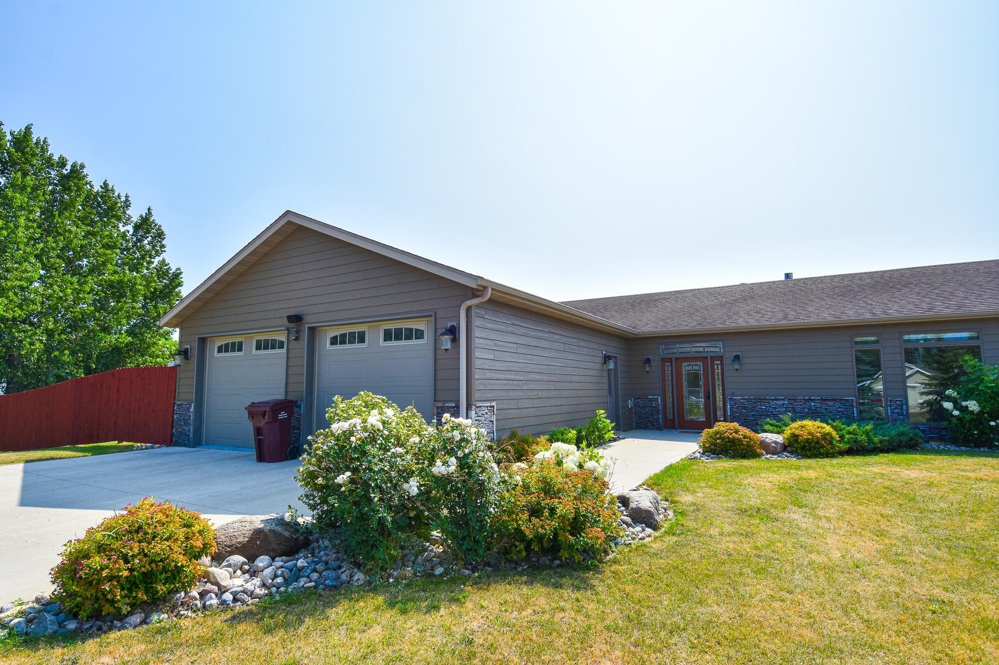 2004 single family home for sale at 14594 138th Avenue NE in Thief River Falls, MN — 4 bed, 2 bath (photo 2 of 76)