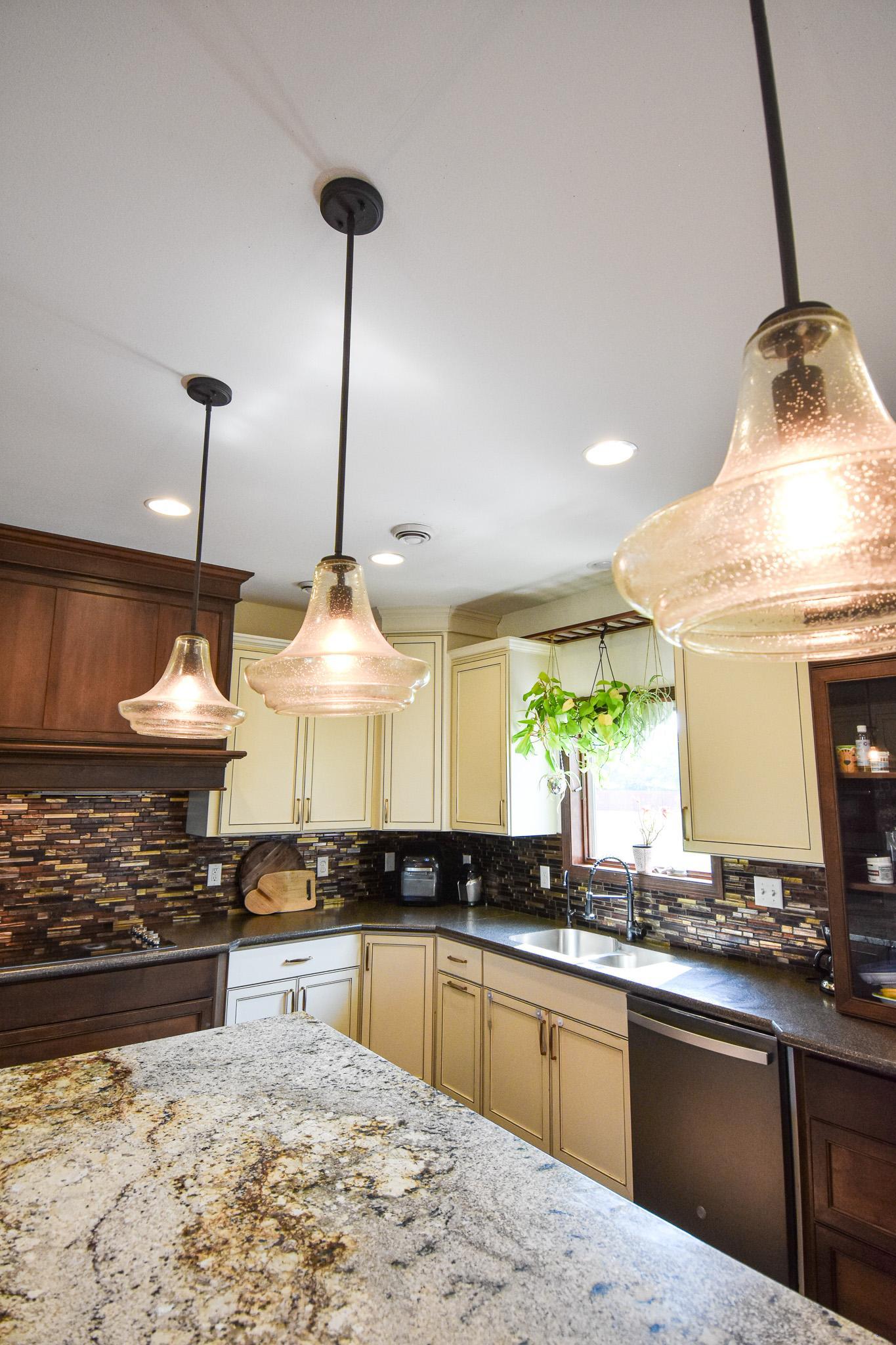 2004 single family home for sale at 14594 138th Avenue NE in Thief River Falls, MN — 4 bed, 2 bath (photo 16 of 76)