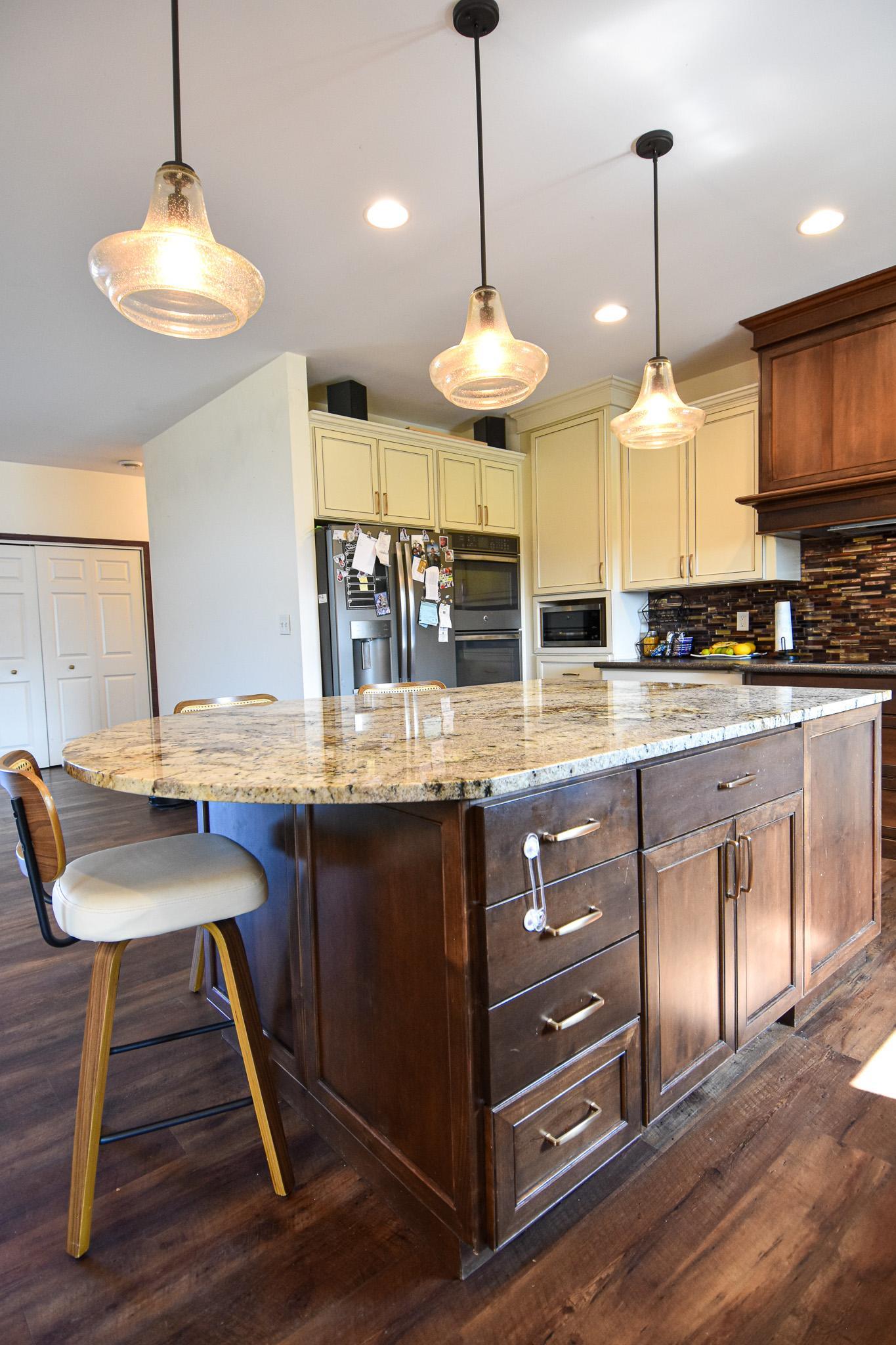 2004 single family home for sale at 14594 138th Avenue NE in Thief River Falls, MN — 4 bed, 2 bath (photo 17 of 76)