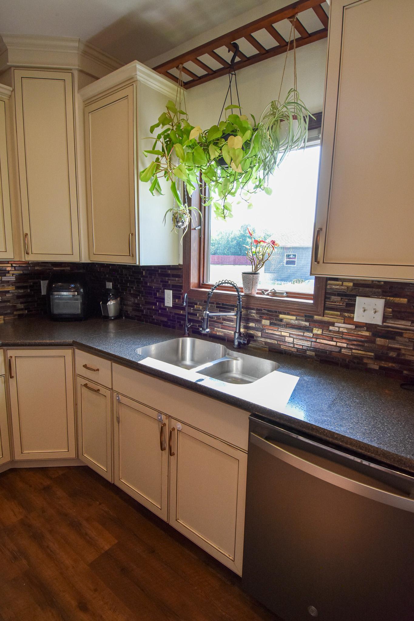 2004 single family home for sale at 14594 138th Avenue NE in Thief River Falls, MN — 4 bed, 2 bath (photo 21 of 76)