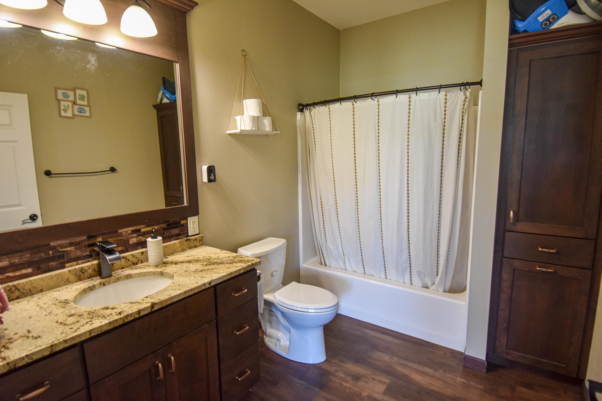 2004 single family home for sale at 14594 138th Avenue NE in Thief River Falls, MN — 4 bed, 2 bath (photo 54 of 76)