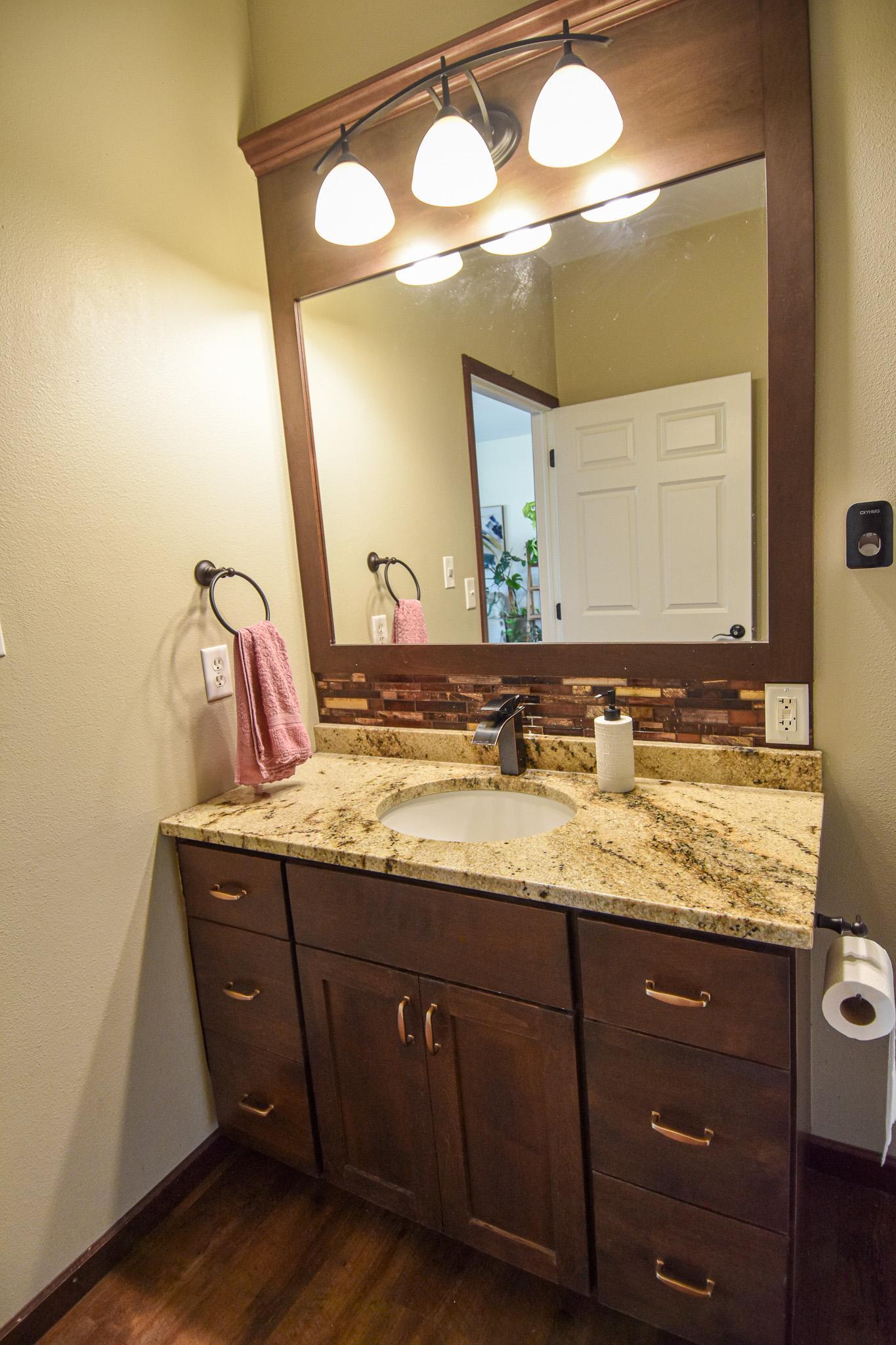2004 single family home for sale at 14594 138th Avenue NE in Thief River Falls, MN — 4 bed, 2 bath (photo 56 of 76)