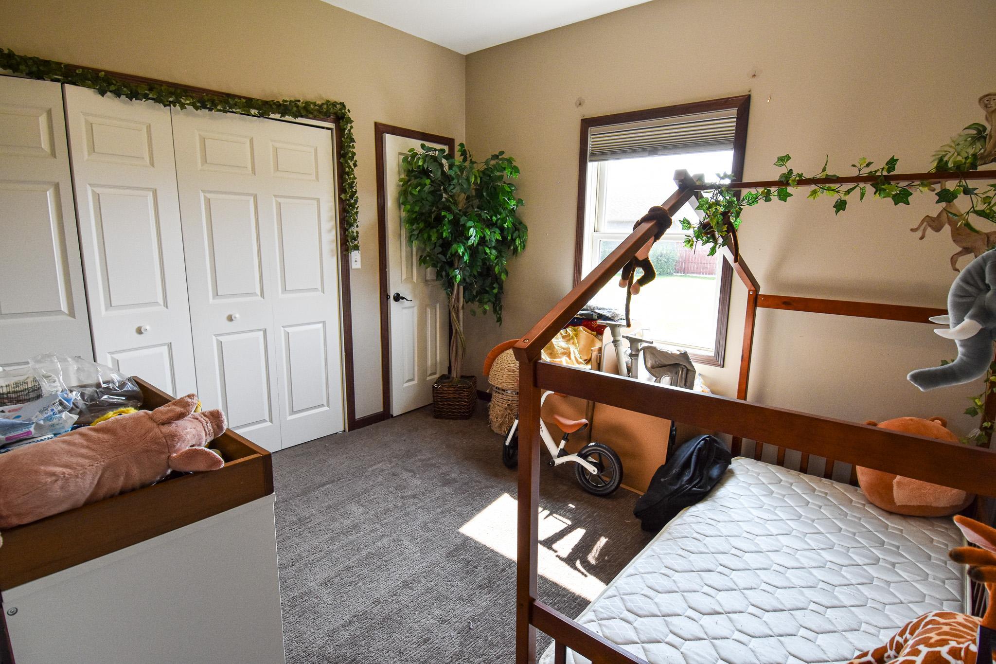 2004 single family home for sale at 14594 138th Avenue NE in Thief River Falls, MN — 4 bed, 2 bath (photo 57 of 76)