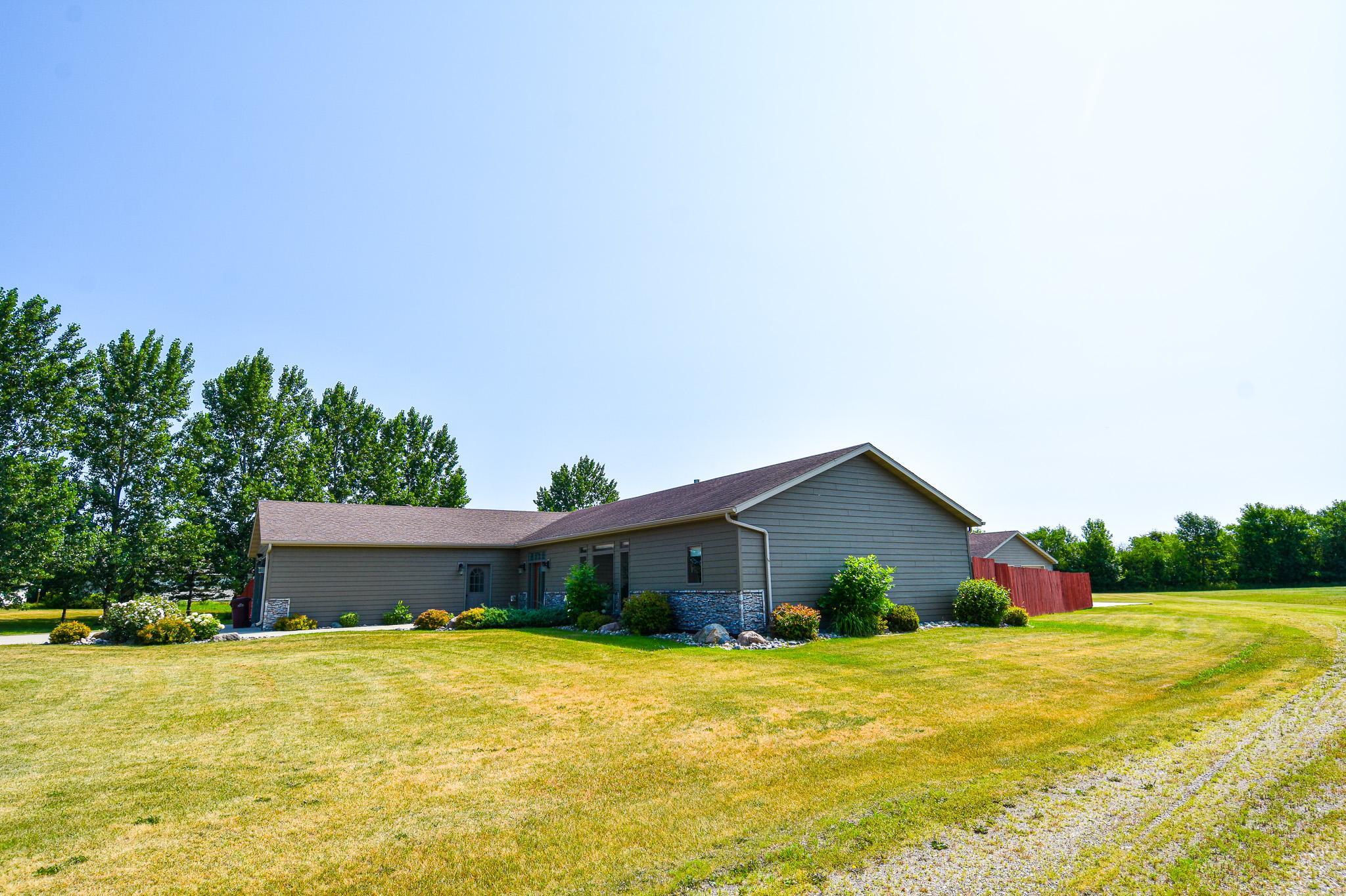 2004 single family home for sale at 14594 138th Avenue NE in Thief River Falls, MN — 4 bed, 2 bath (photo 65 of 76)