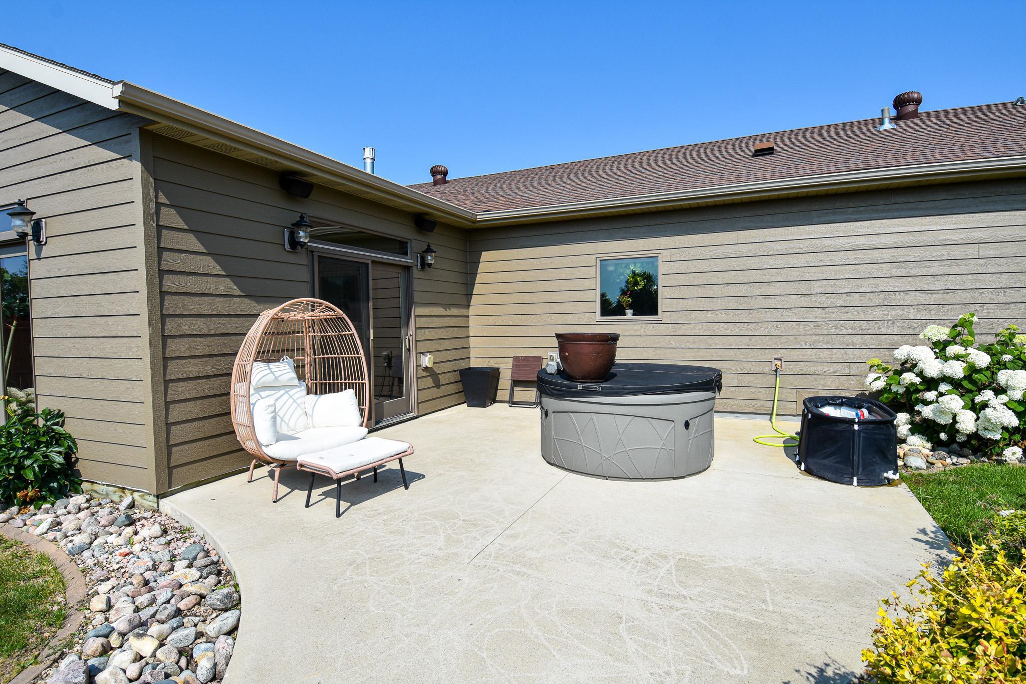 2004 single family home for sale at 14594 138th Avenue NE in Thief River Falls, MN — 4 bed, 2 bath (photo 67 of 76)