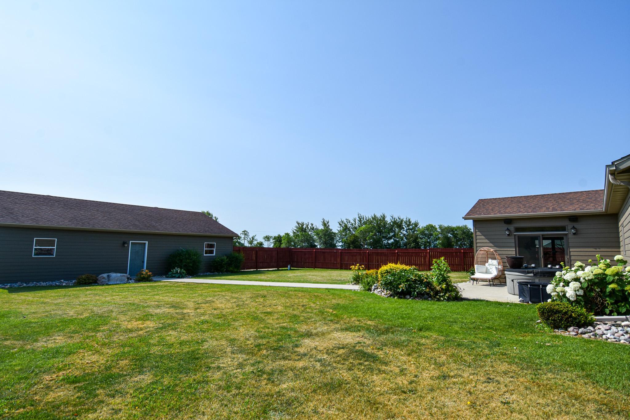 2004 single family home for sale at 14594 138th Avenue NE in Thief River Falls, MN — 4 bed, 2 bath (photo 71 of 76)