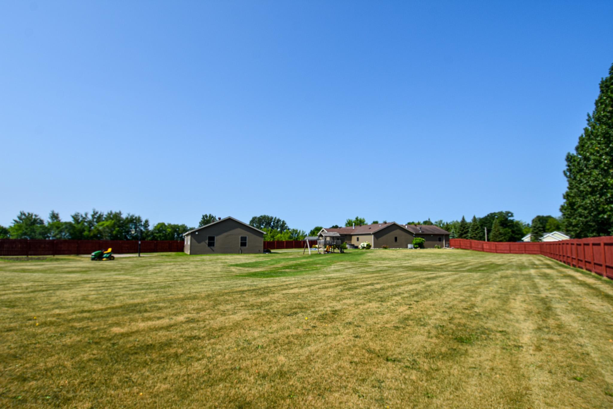 2004 single family home for sale at 14594 138th Avenue NE in Thief River Falls, MN — 4 bed, 2 bath (photo 72 of 76)