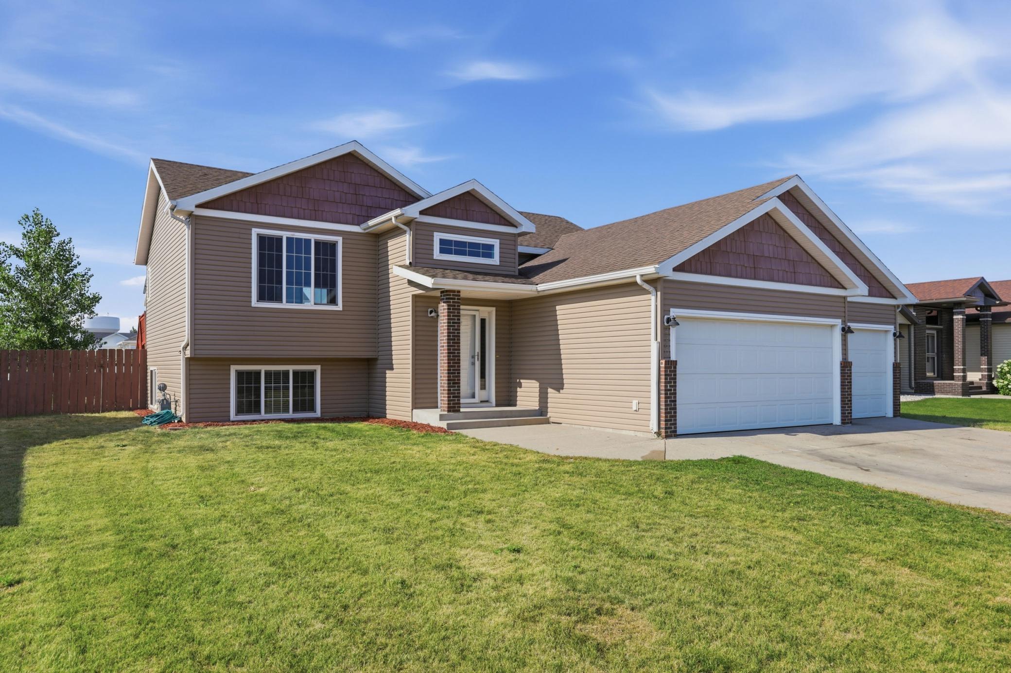 4260 Russet Avenue S, Fargo ND 58104 - Photo 3 of 38