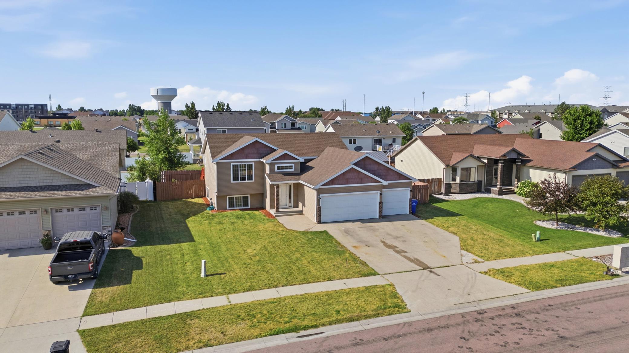2009 single family home for sale at 4260 Russet Avenue S in Fargo, ND — 4 bed, 3 bath