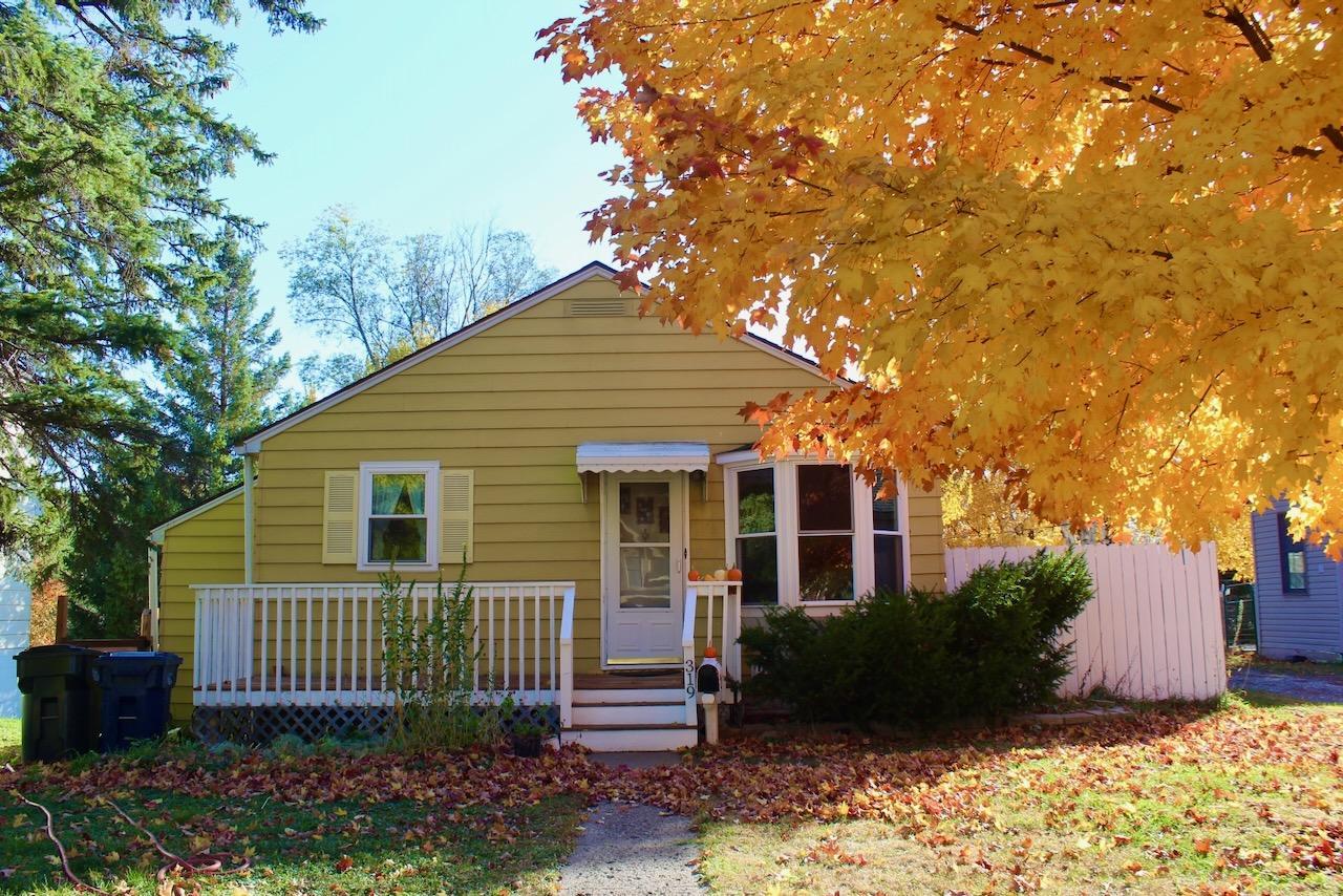 319 W Douglas Avenue, Fergus Falls MN 56537 - Photo 2 of 43