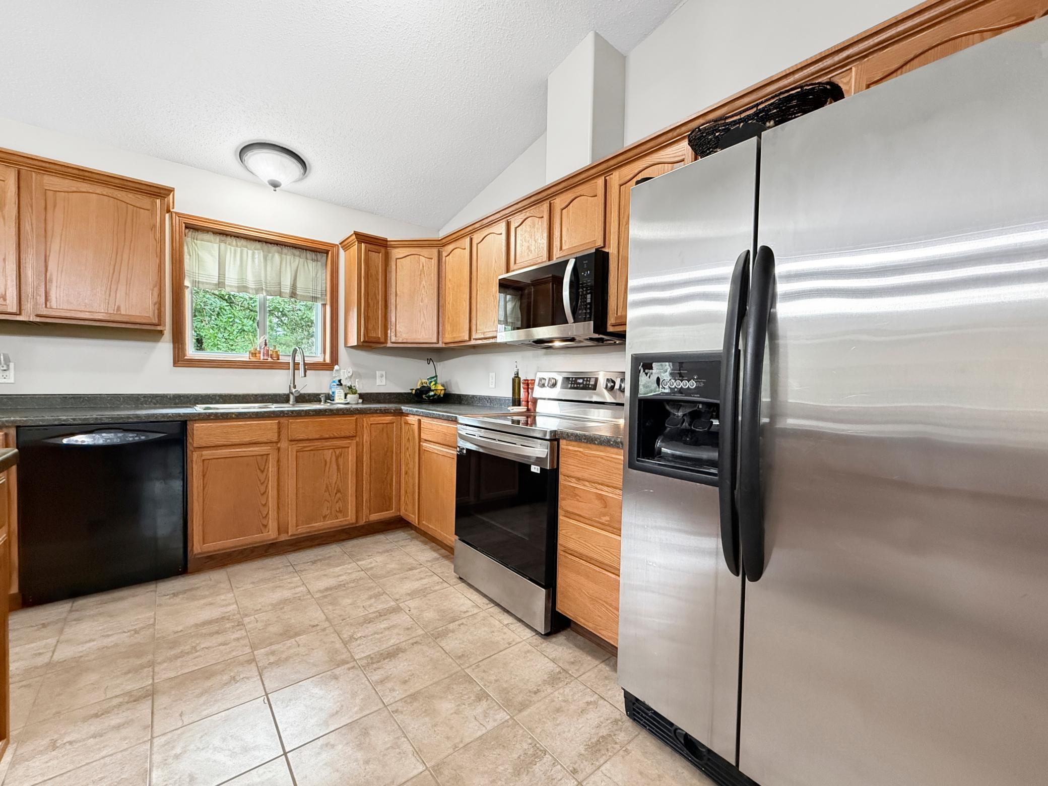 2007 single family home for sale at 4437 Scotchpine Court NW in Bemidji, MN — 4 bed, 2 bath (photo 3 of 33)